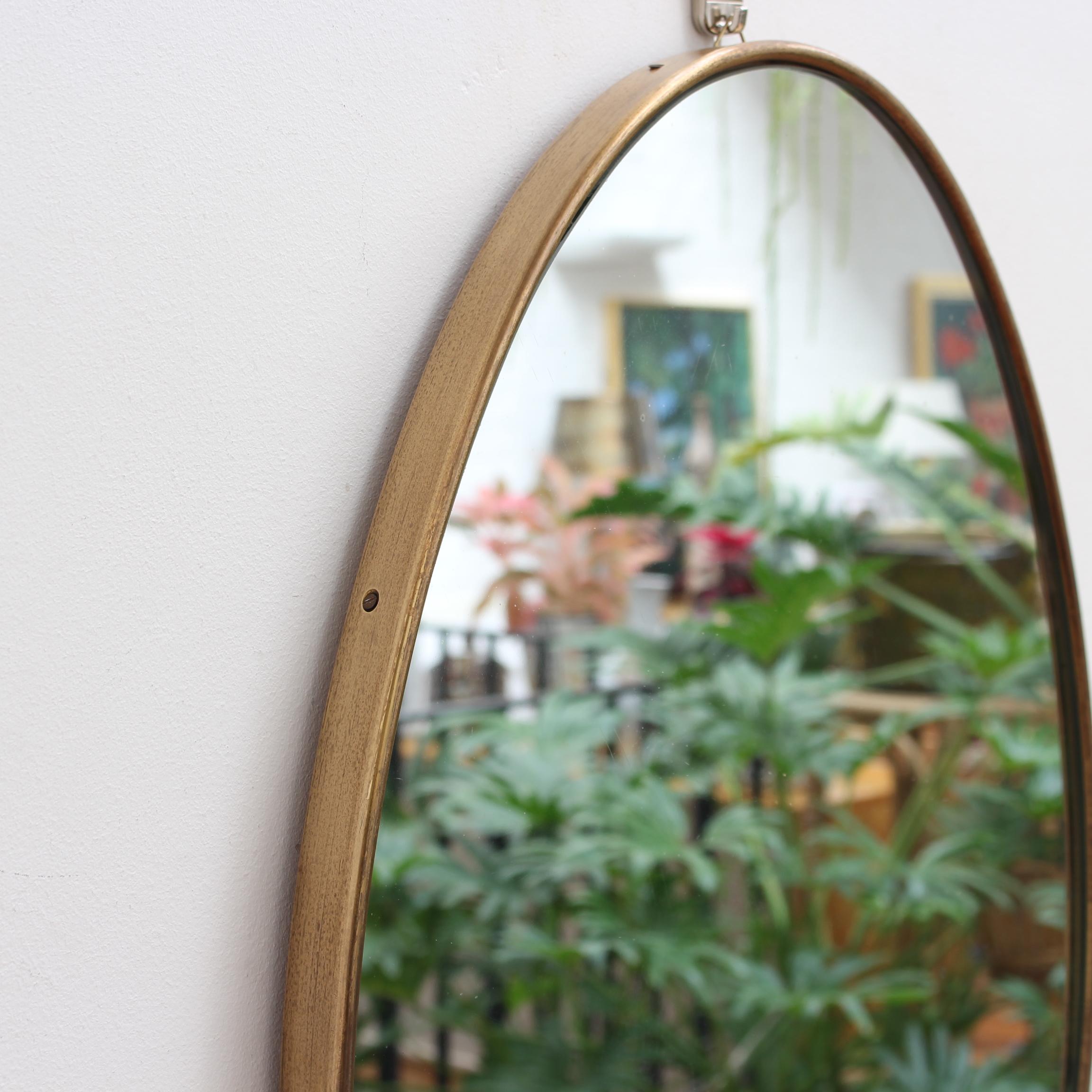 Vintage Italian Oval Wall Mirror with Brass Frame (circa 1950s) In Good Condition In London, GB