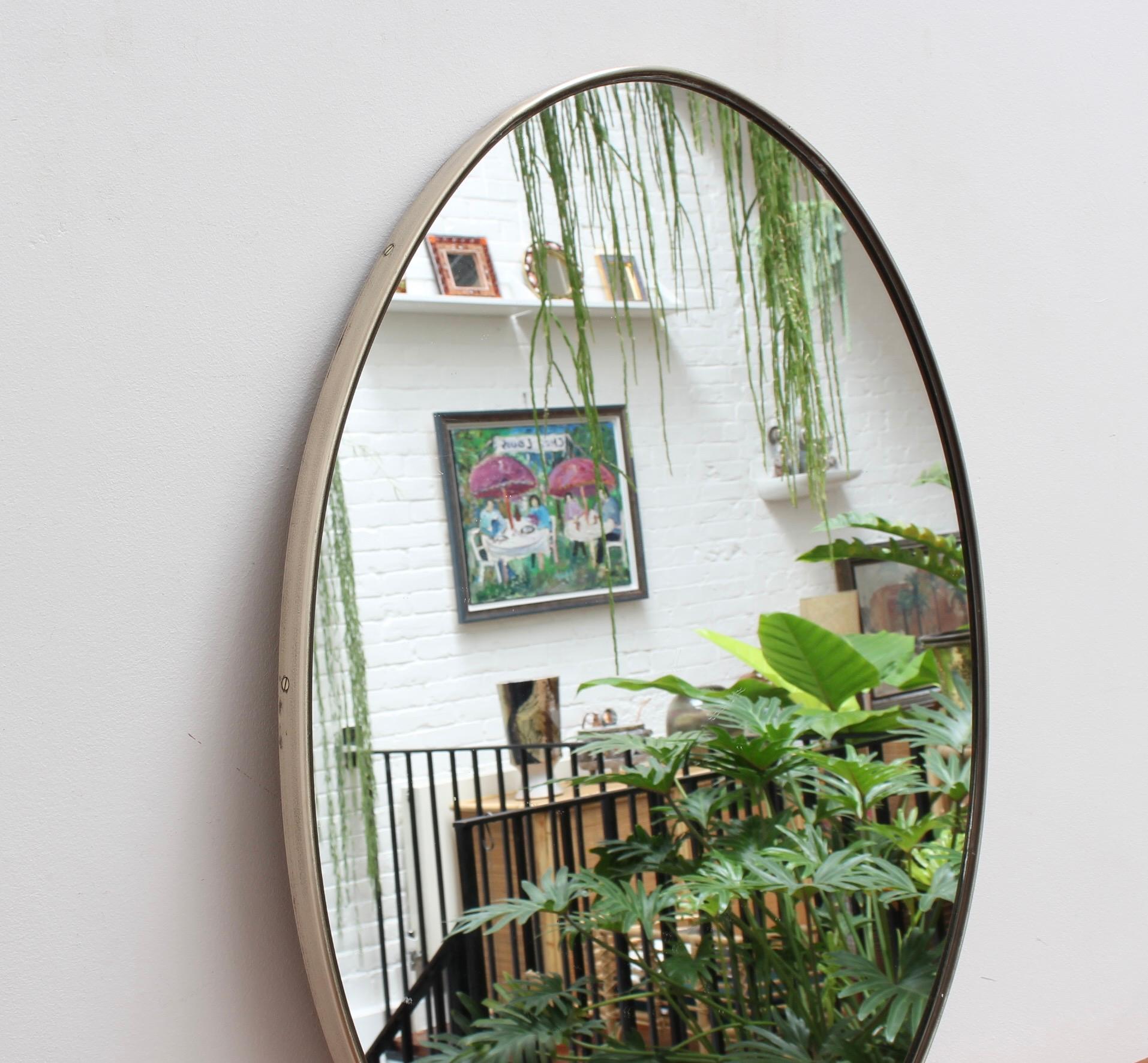 Mid-20th Century Vintage Italian Oval Wall Mirror with Brass Frame, circa 1950s