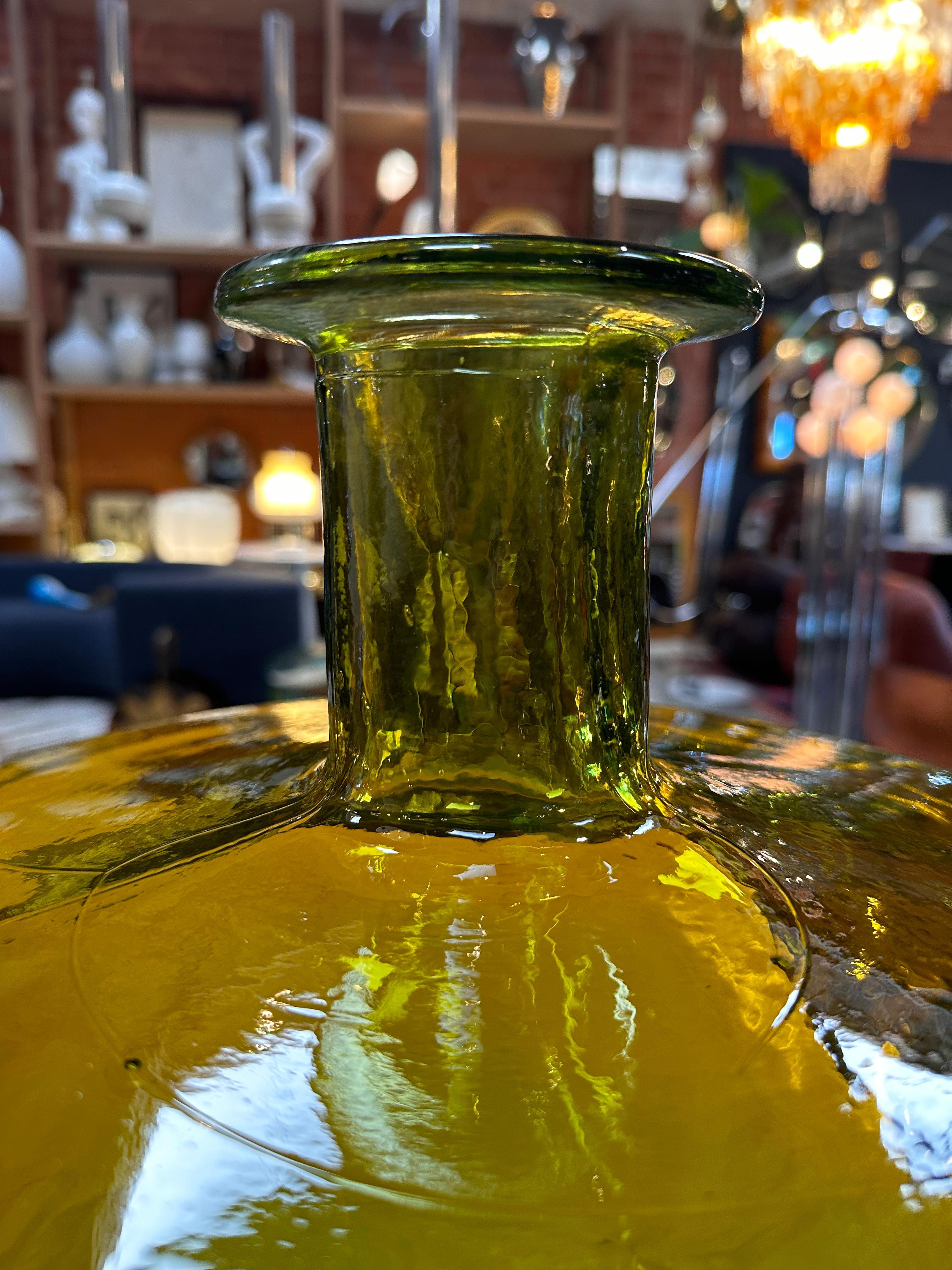 Vase italien surdimensionné vert de Murano, années 1980 en vente 1