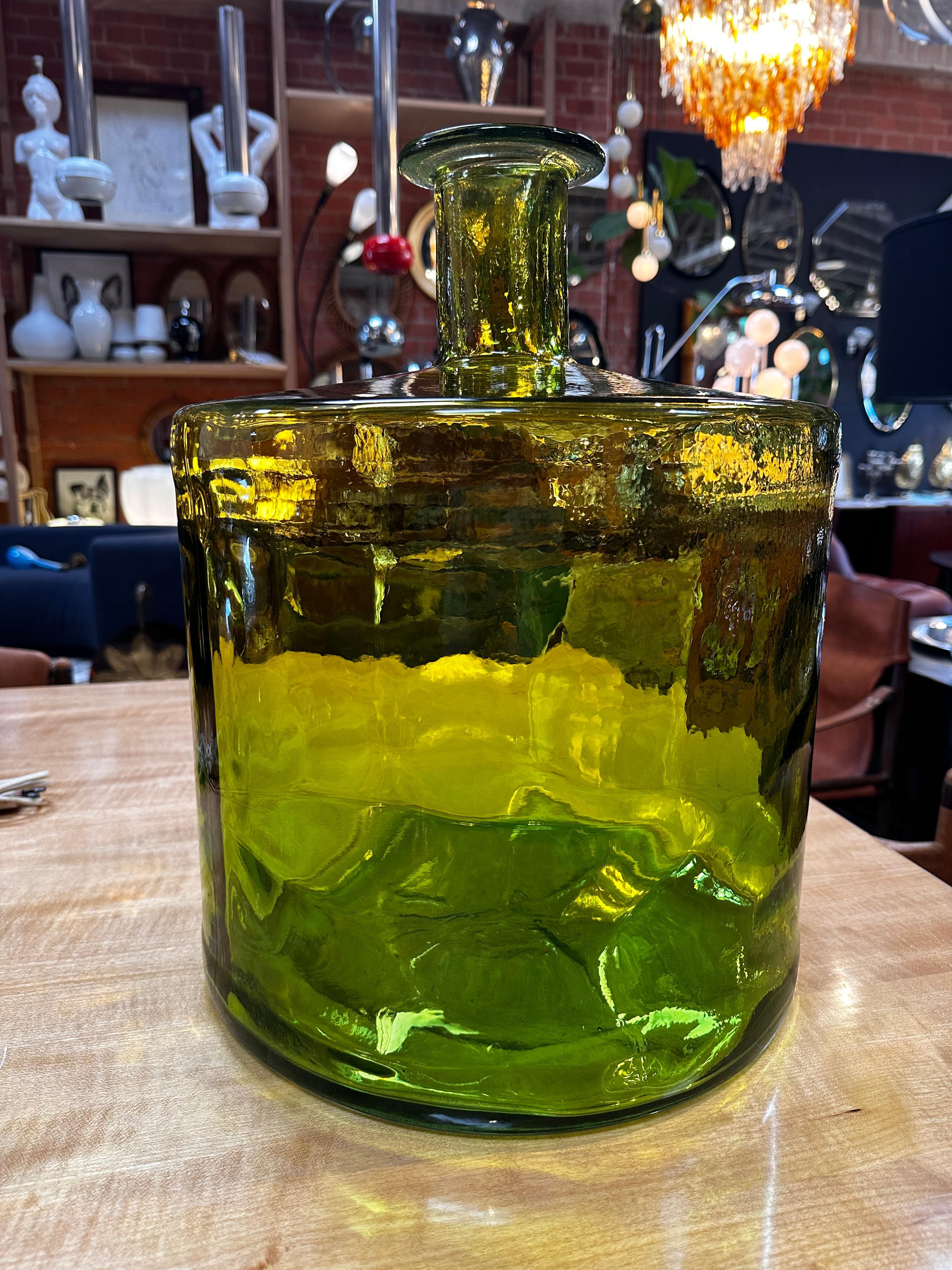 Vase italien surdimensionné vert de Murano, années 1980 en vente 2