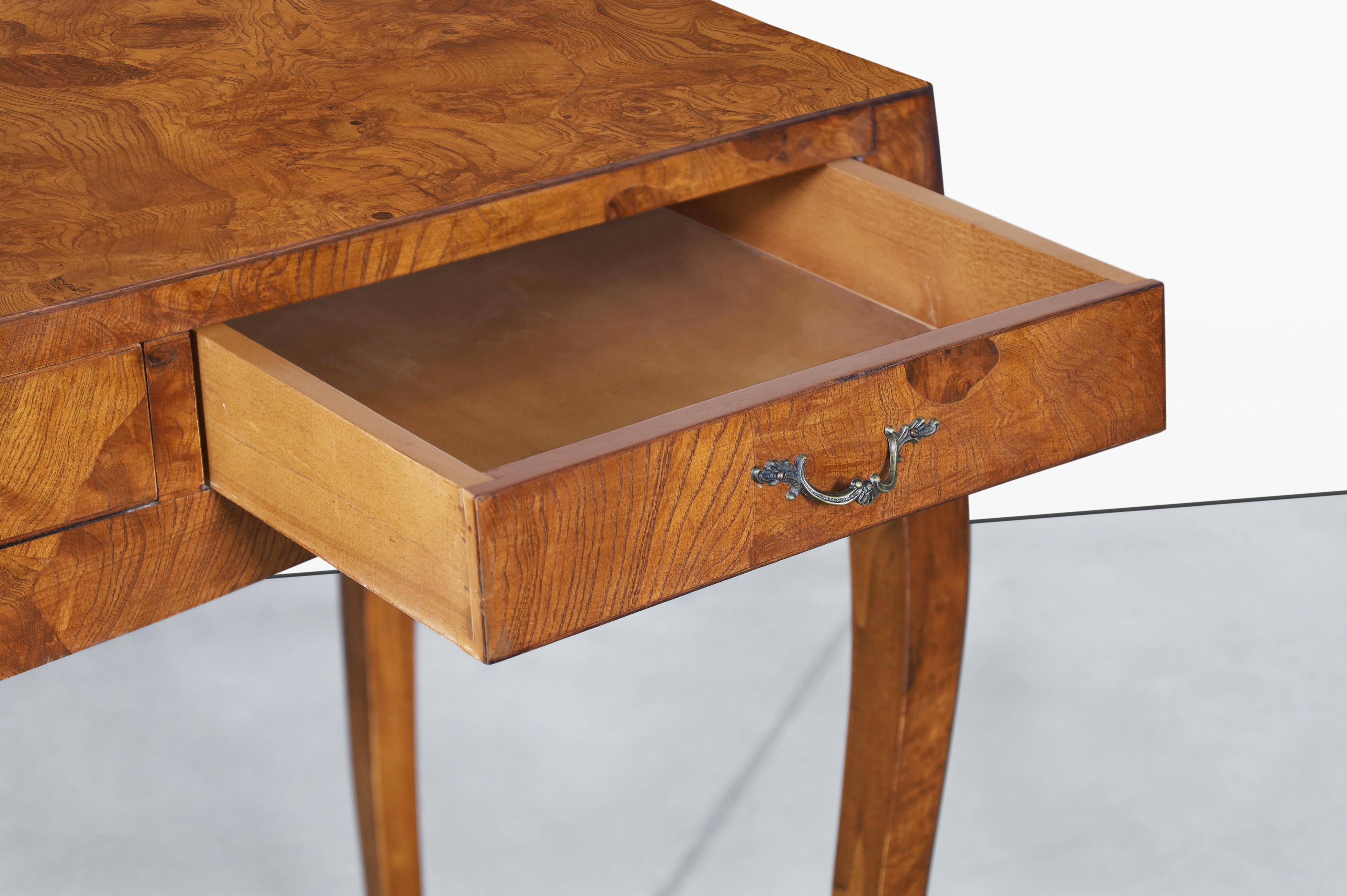 Vintage Italian Oyster Burl Wood Writing Desk siglo XX en venta