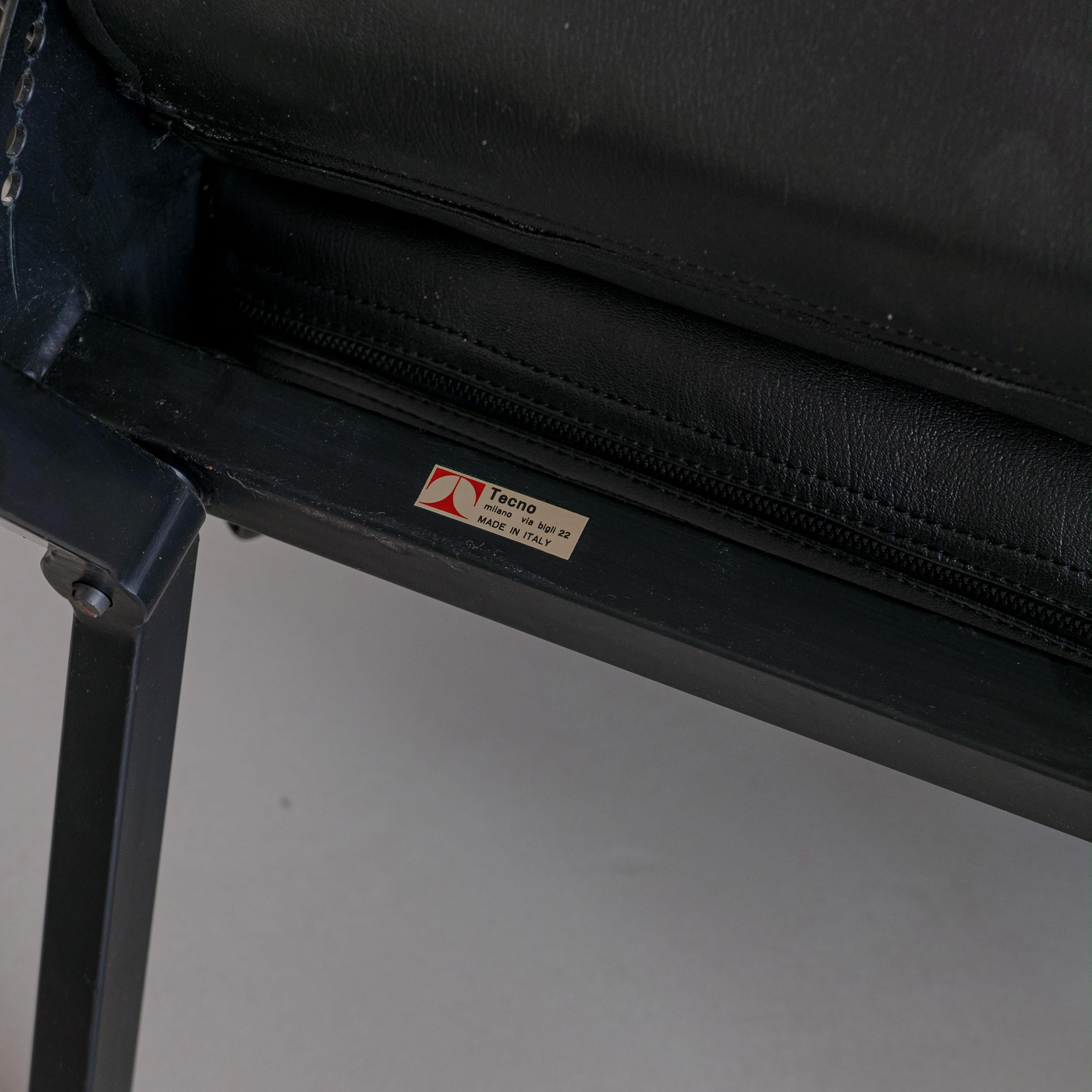Vintage Italian P40 Lounge Chair by Osvaldo Borsani for Tecno, Black Leather For Sale 1