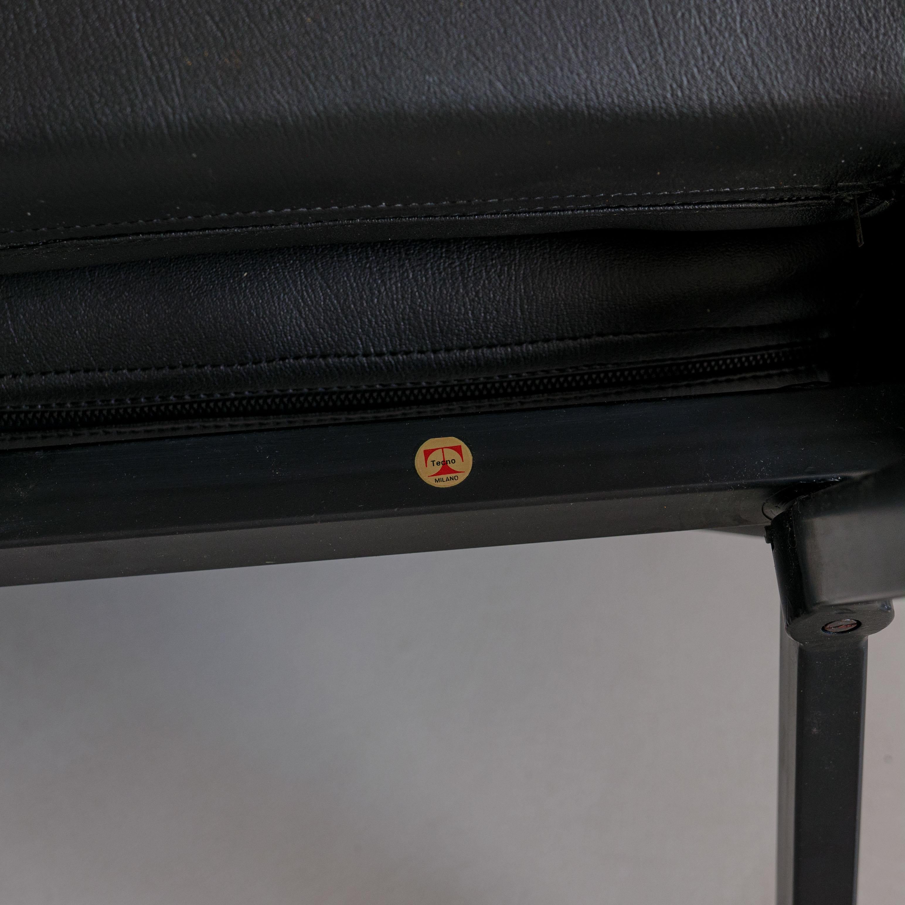Vintage Italian Borsani P40 Reclining Lounge Chair, Original Black Leather en vente 2