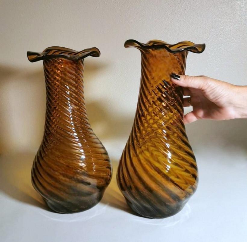 Vintage Italian Pair of Tuscan Blown Glass Vases 10