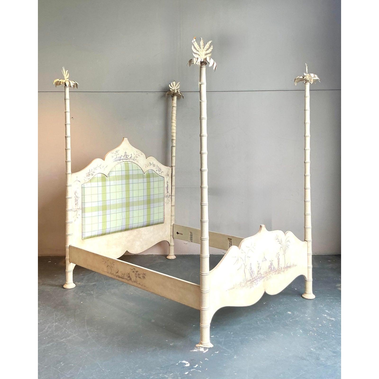 Vintage Italian Patina Hand Painted Palm Tree Queen Poster Bed In Good Condition For Sale In West Palm Beach, FL