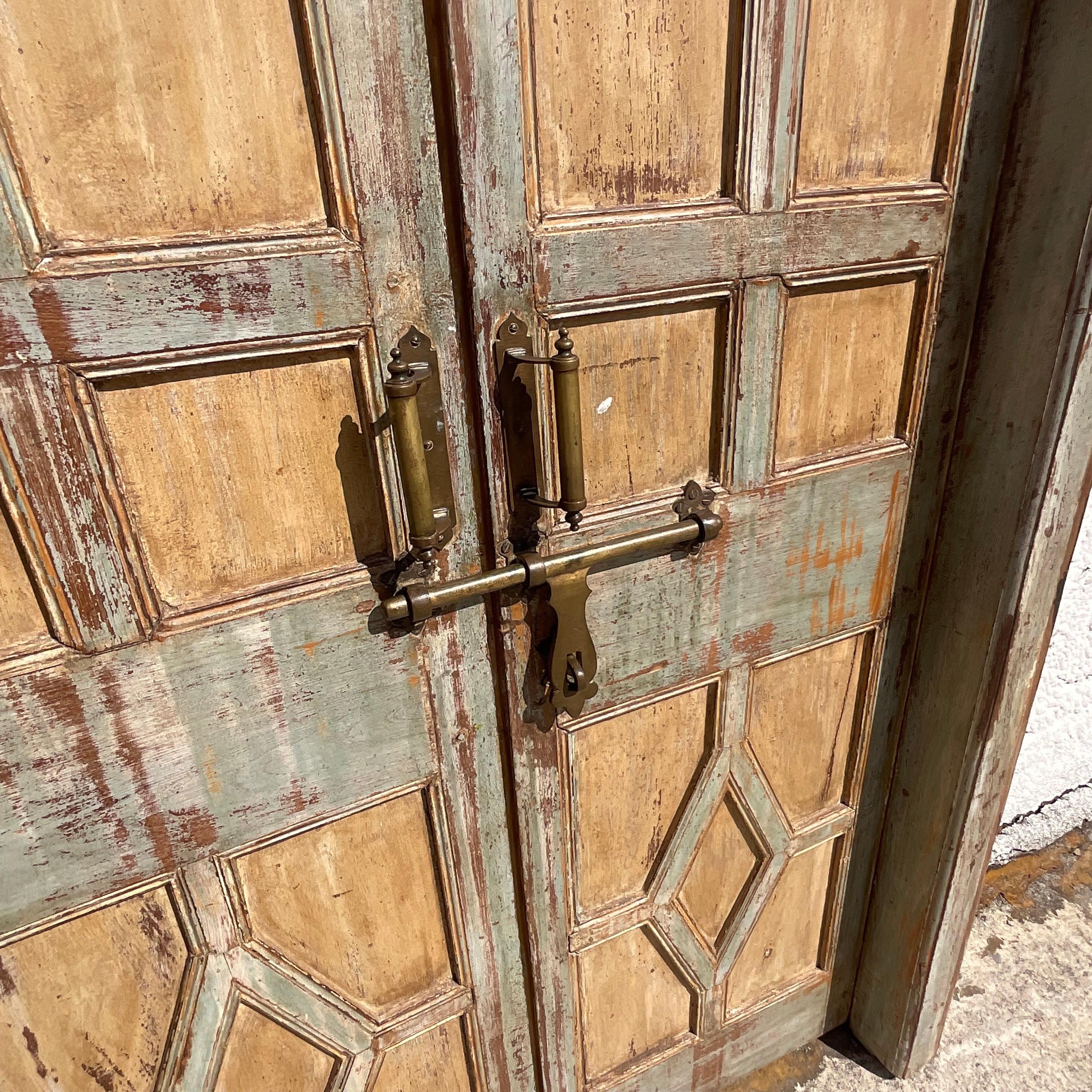 Vintage Italian Patinated Doors with Coordinating Transom For Sale 2