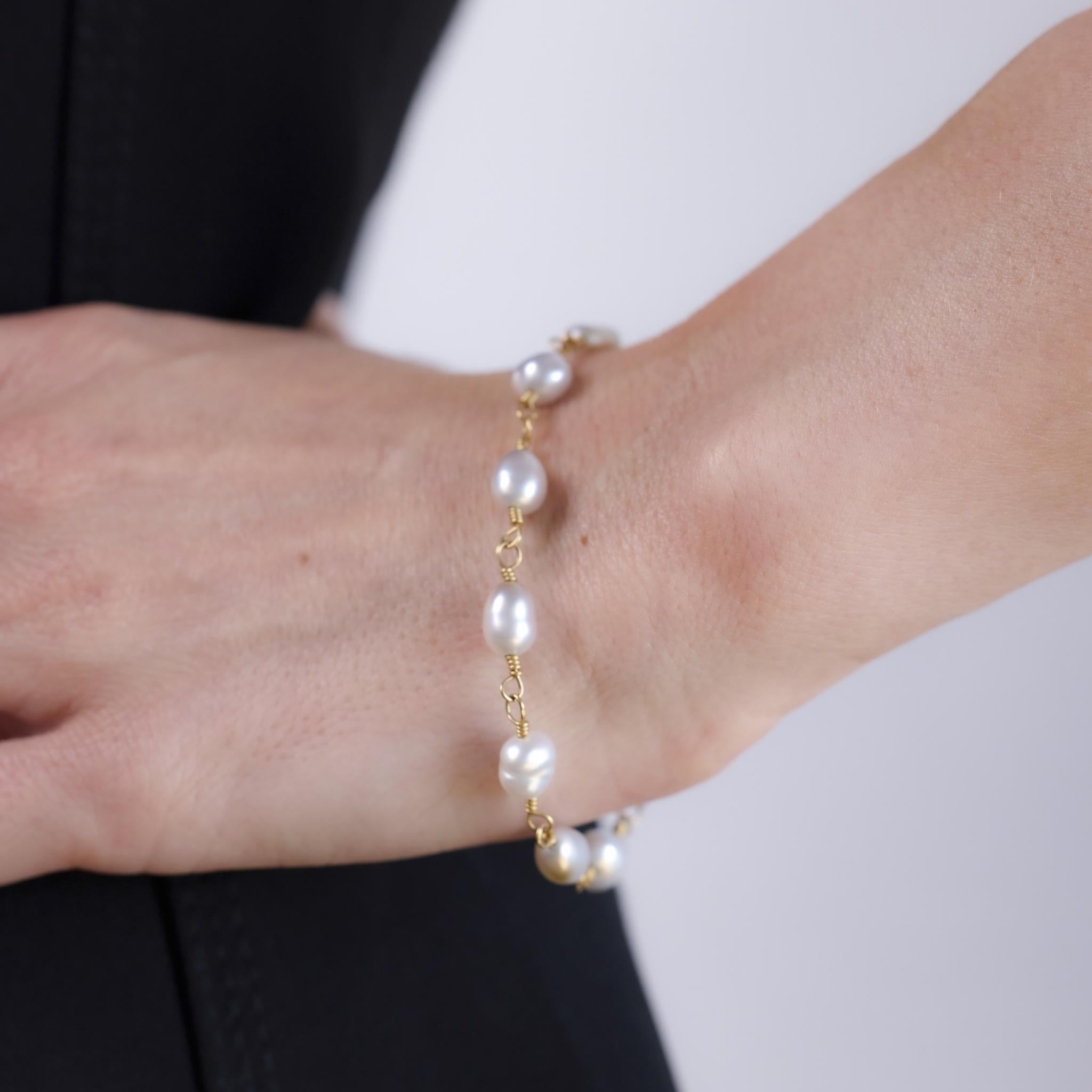 Vintage Italian pearl 14k yellow gold bracelet Bon état - En vente à Beverly Hills, CA