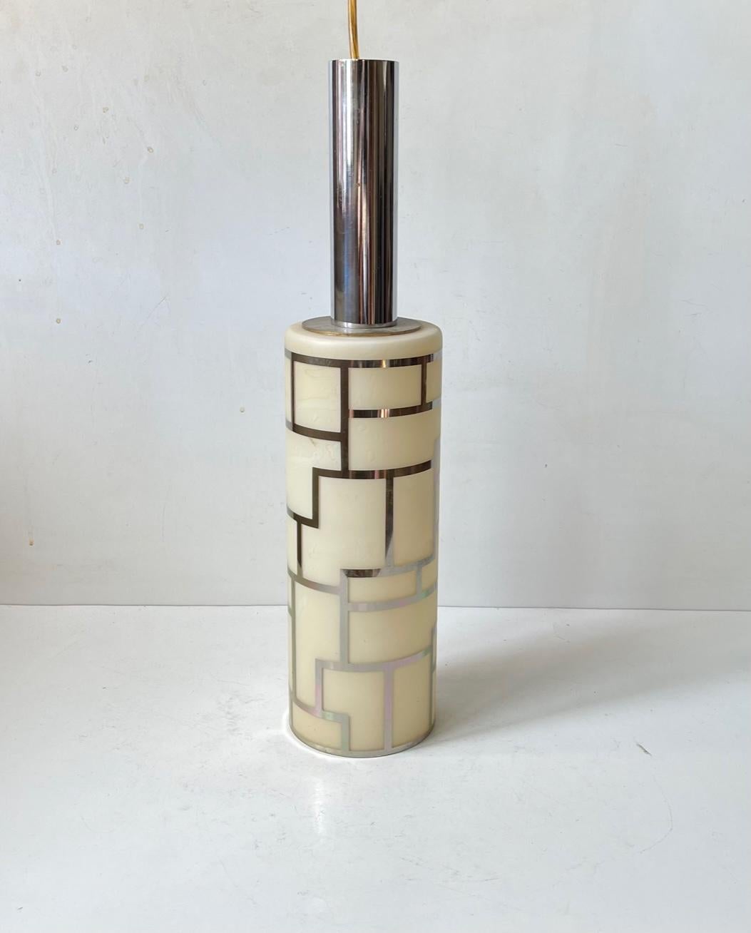 Modern Vintage Italian Pendant Lamp in Glass and Chrome Plating, 1980s For Sale