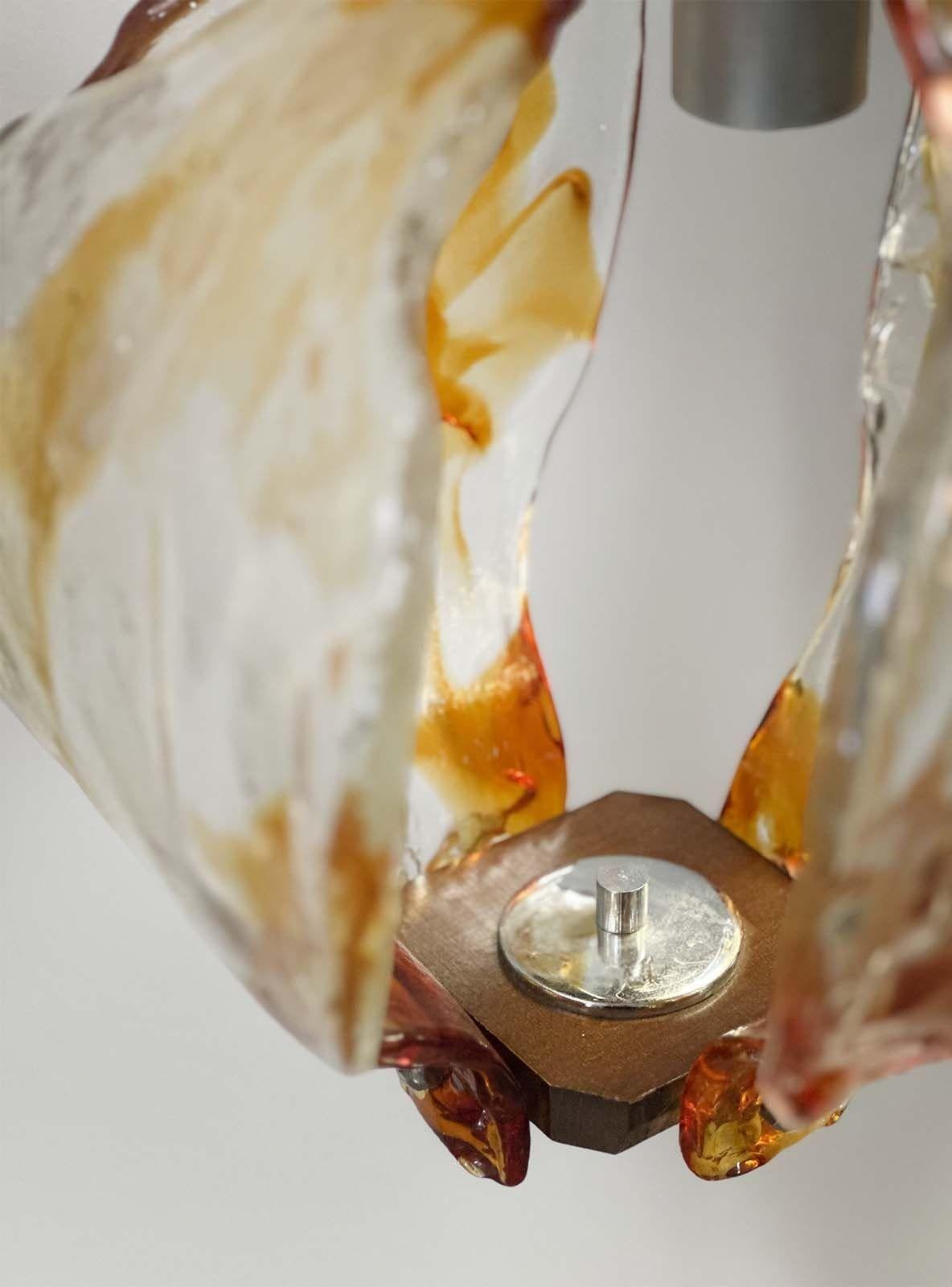Fin du 20e siècle Lampe à suspension italienne vintage avec verre de Murano transparent et ambré par Mazzega en vente