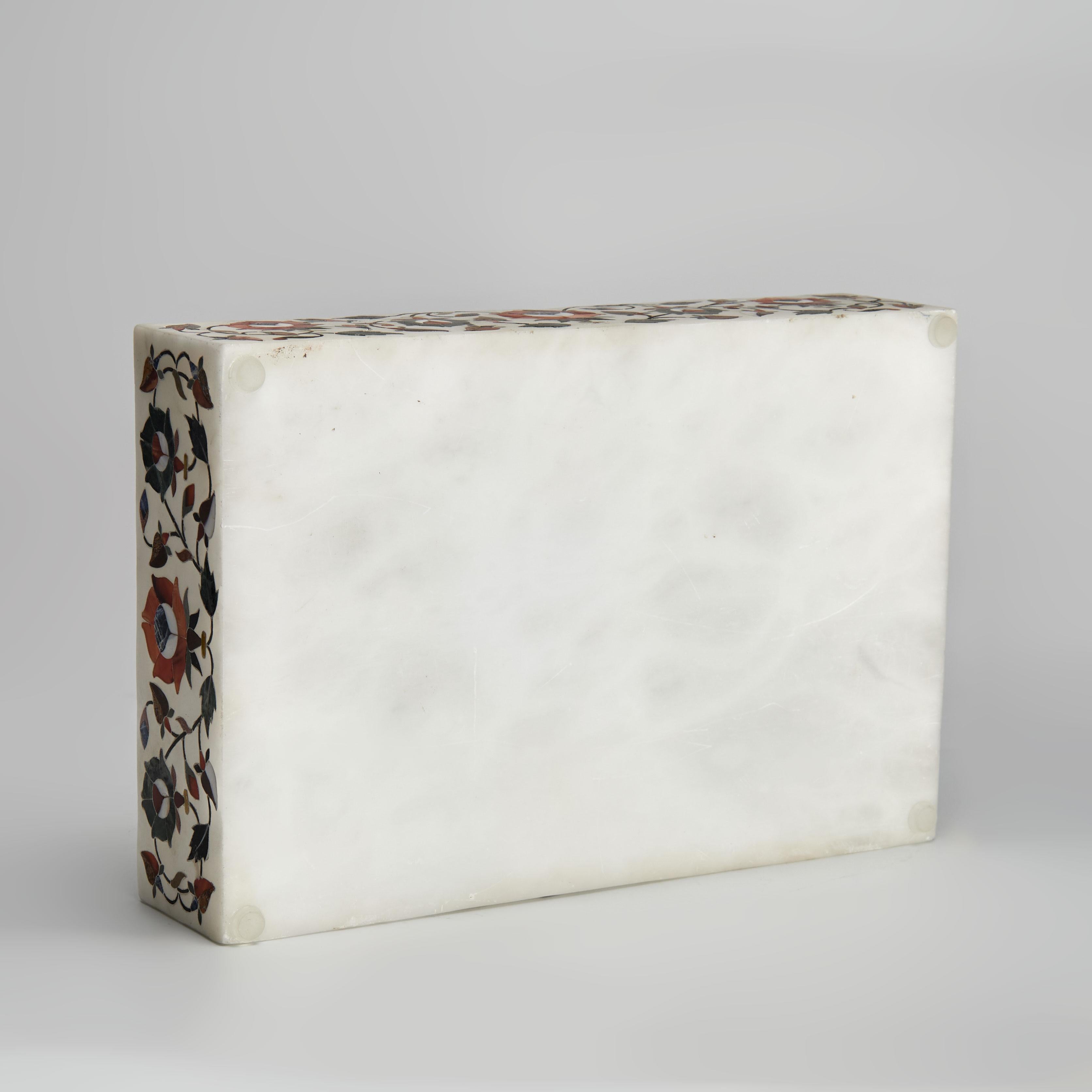 Scatola di marmo in pietra dura italiana d'epoca in vendita 3