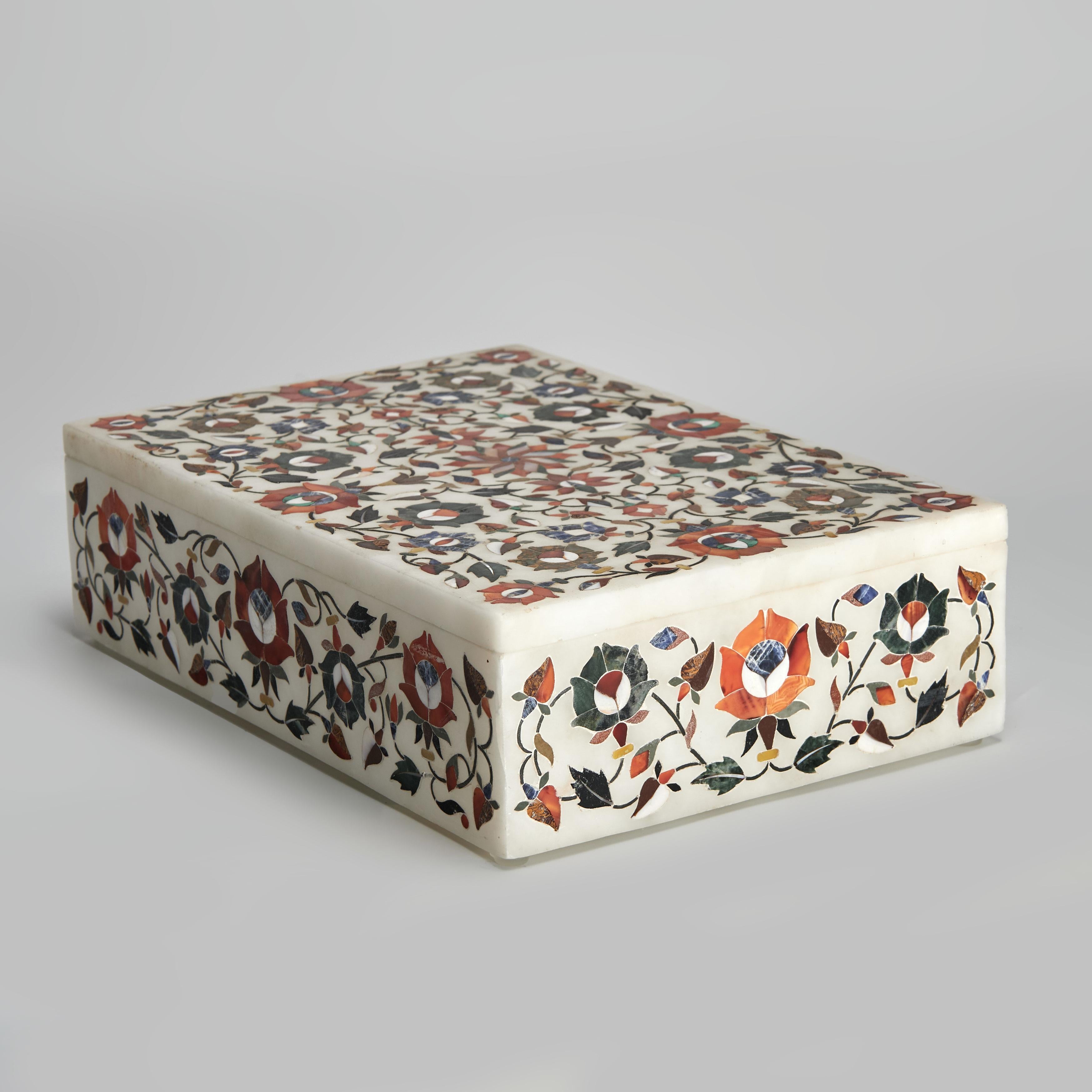 Rococò Scatola di marmo in pietra dura italiana d'epoca in vendita