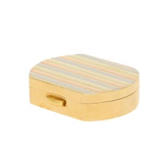 Vintage Italian Pill Box in 18 Karat Tricolor Gold, circa 1990