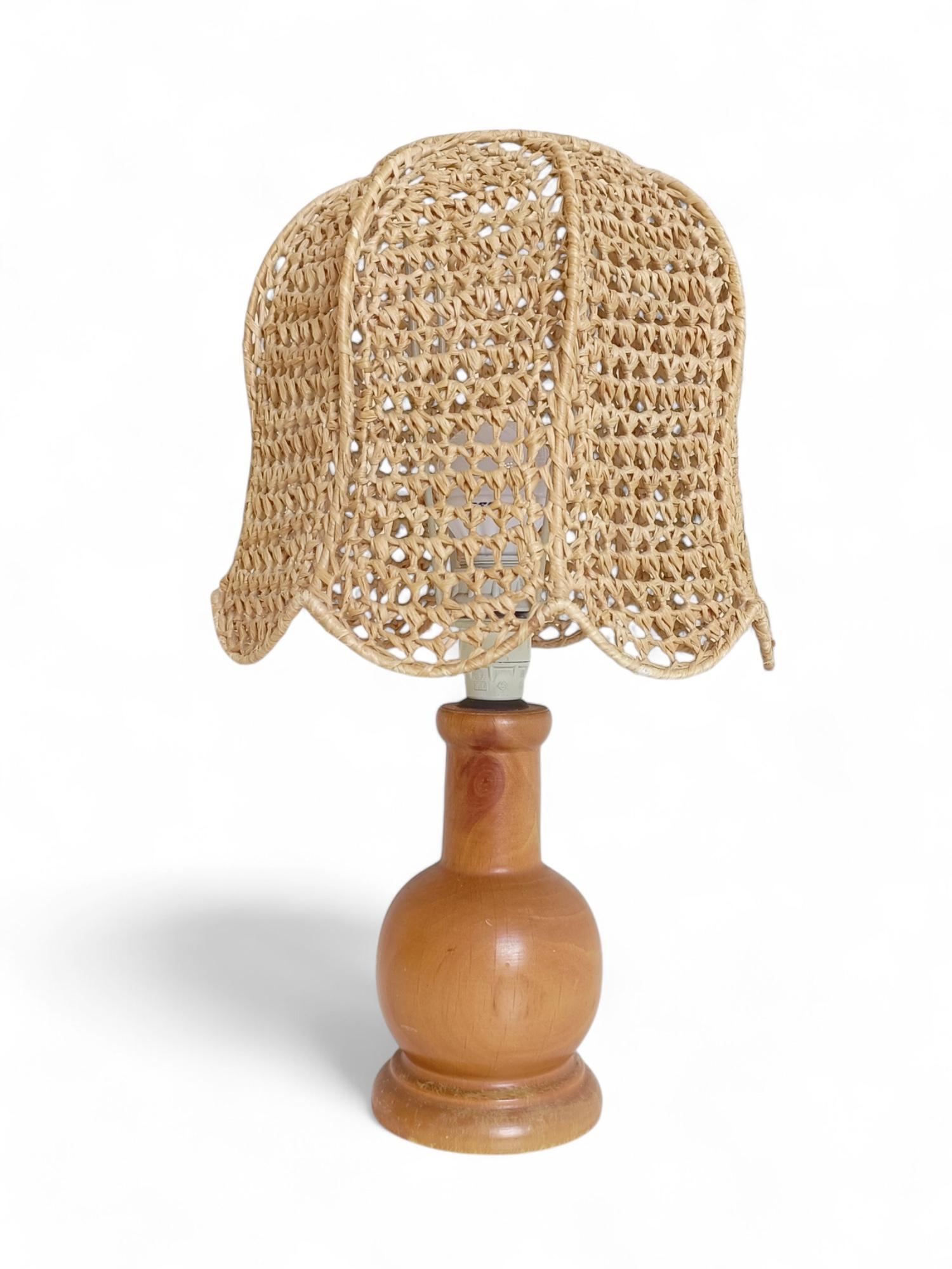 Vintage Italian Pine Wood Lamp With Hand-Woven Macrame Raffia Shade For Sale 4