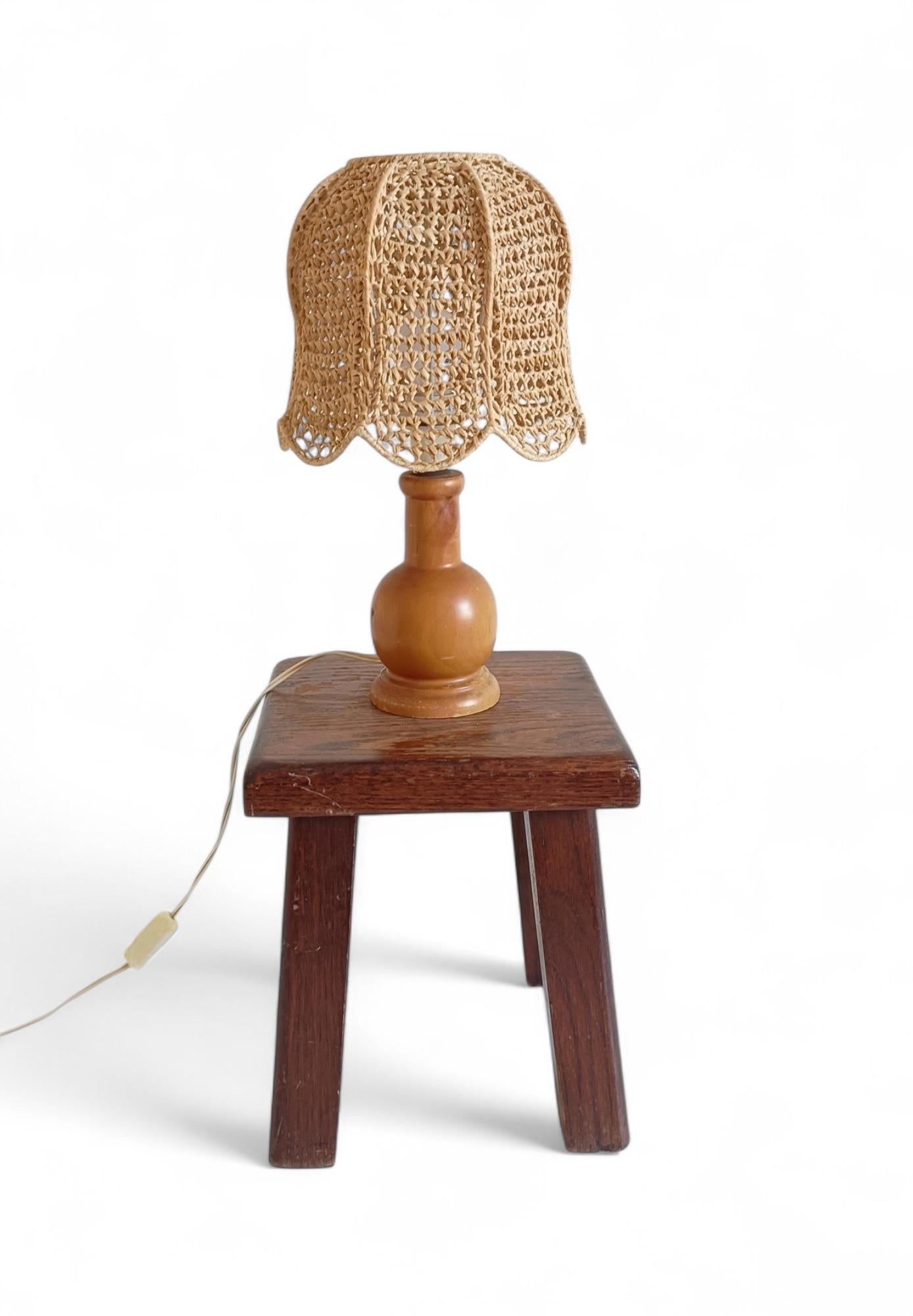 Vintage Italian Pine Wood Lamp With Hand-Woven Macrame Raffia Shade For Sale 7