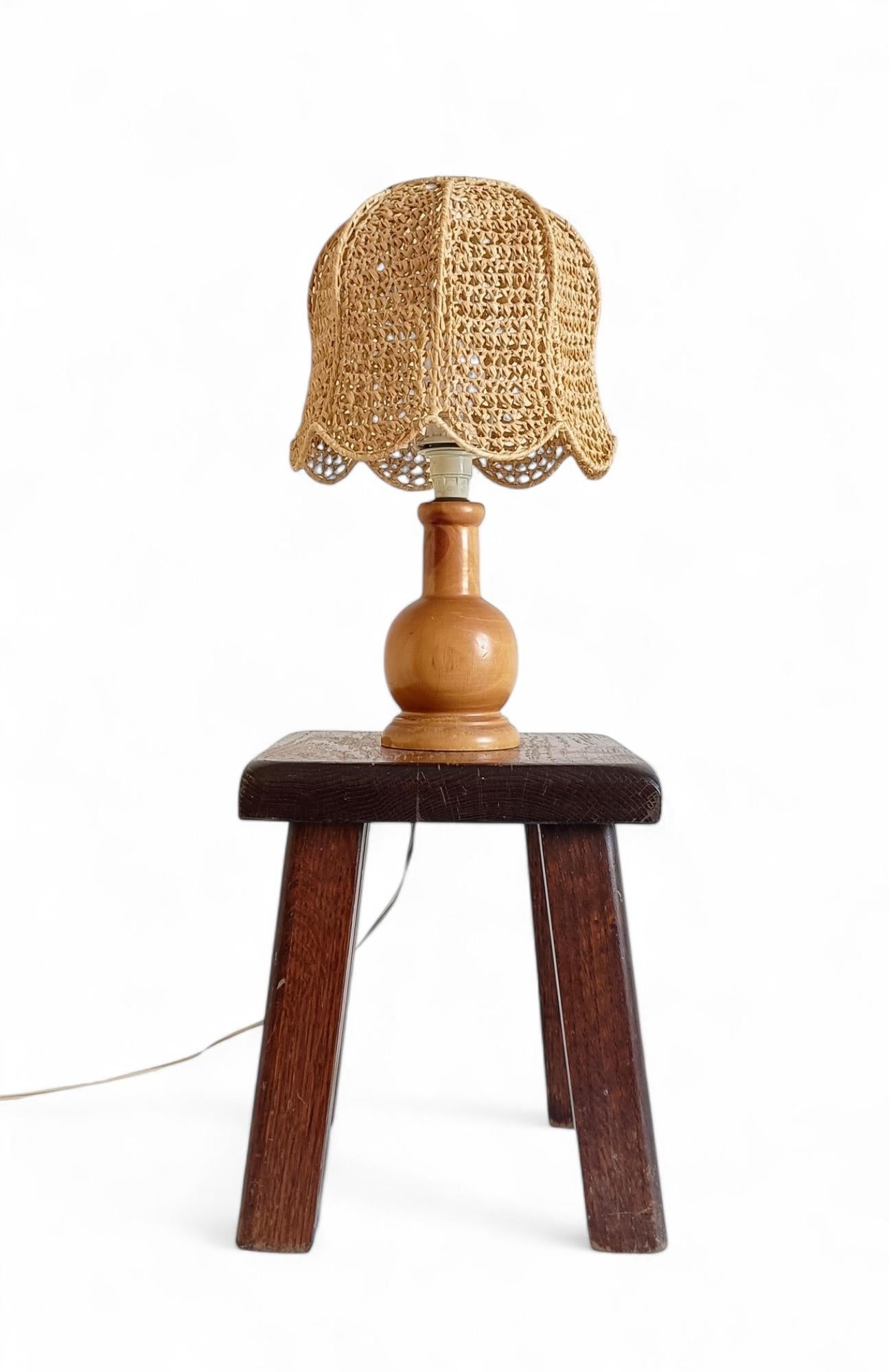 Mid-Century Modern Vintage Italian Pine Wood Lamp With Hand-Woven Macrame Raffia Shade For Sale