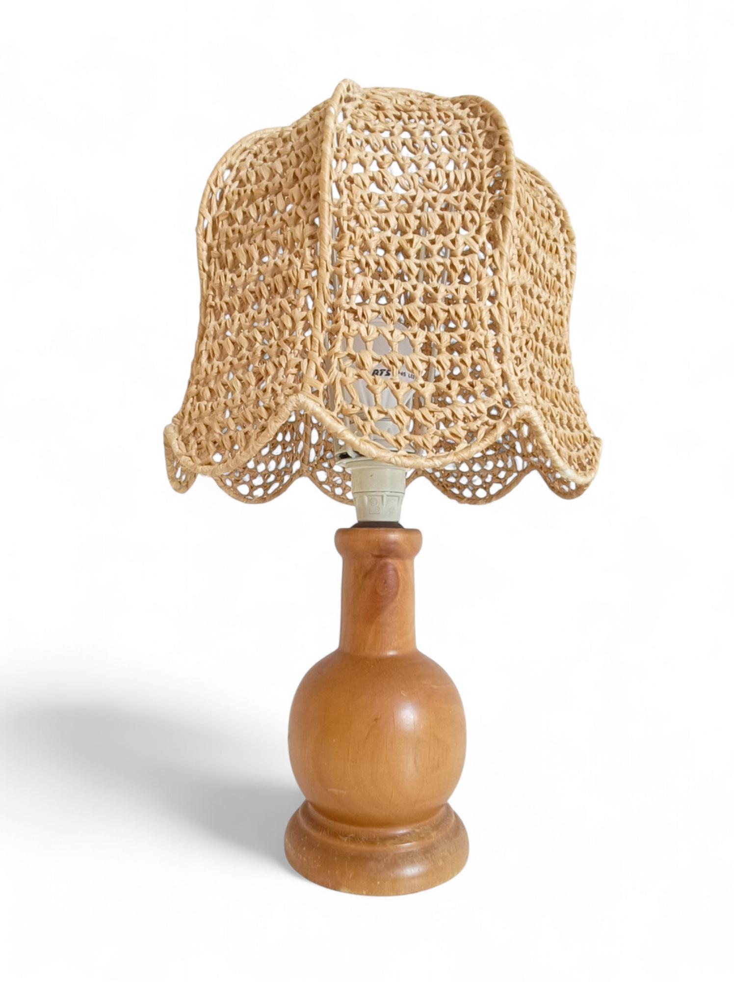 Vintage Italian Pine Wood Lamp With Hand-Woven Macrame Raffia Shade For Sale 3