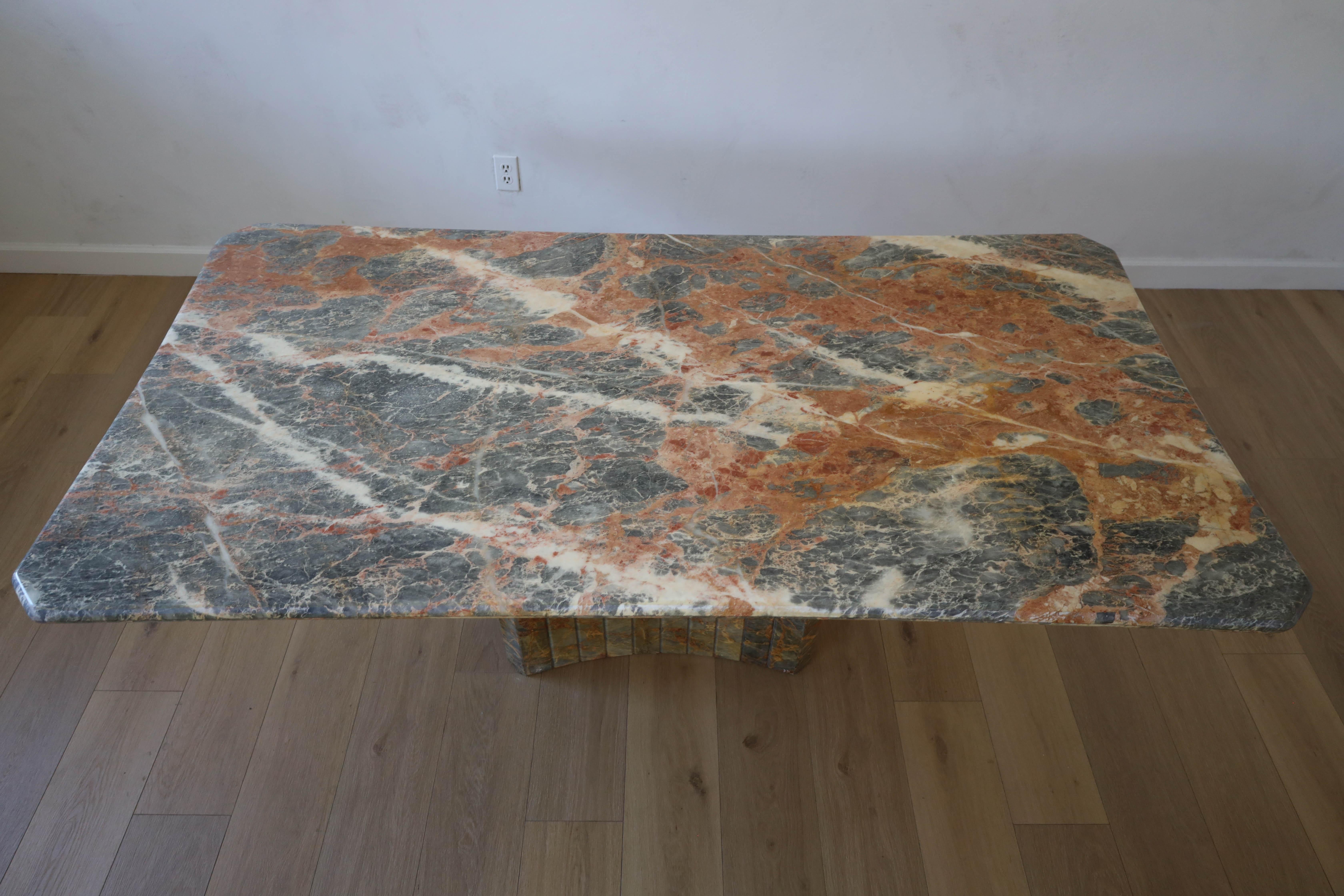 Vintage Italian Pink Marble Dining Table, 1980s For Sale 1