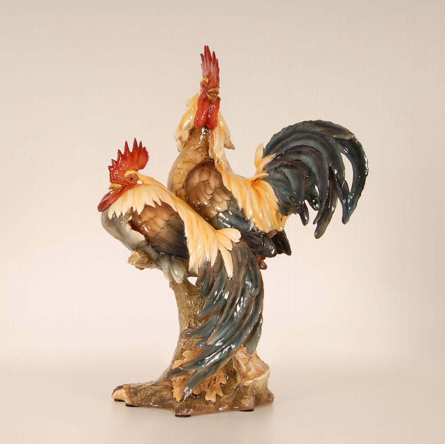 Art Deco mid Century Italian porcelain 2 roosters on a tree trunk
Material: Porcelain, Ceramic, Tin glazed
Design: In the manner of Cacciapuoti
Origin: Italy, first half 20th century
Style: Baroque, Art deco, Antique, Vintage, Mid Century, Hollywood