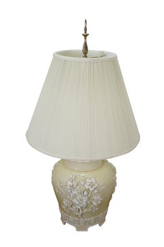 Vintage Italian Porcelain Chinoiserie High Relief Floral Pagoda Lampe 38"