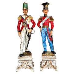 Vintage Italian Porcelain Sounders auf Sockeln - Satz von 2