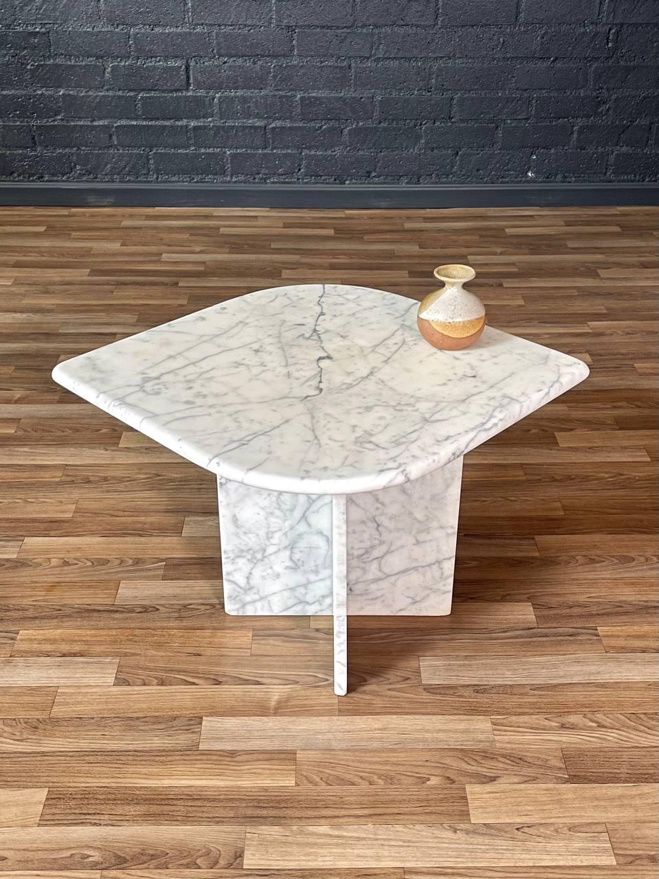 Vintage Italian Post Modern Carrara “Tear Drop” Side Table In Good Condition For Sale In Los Angeles, CA