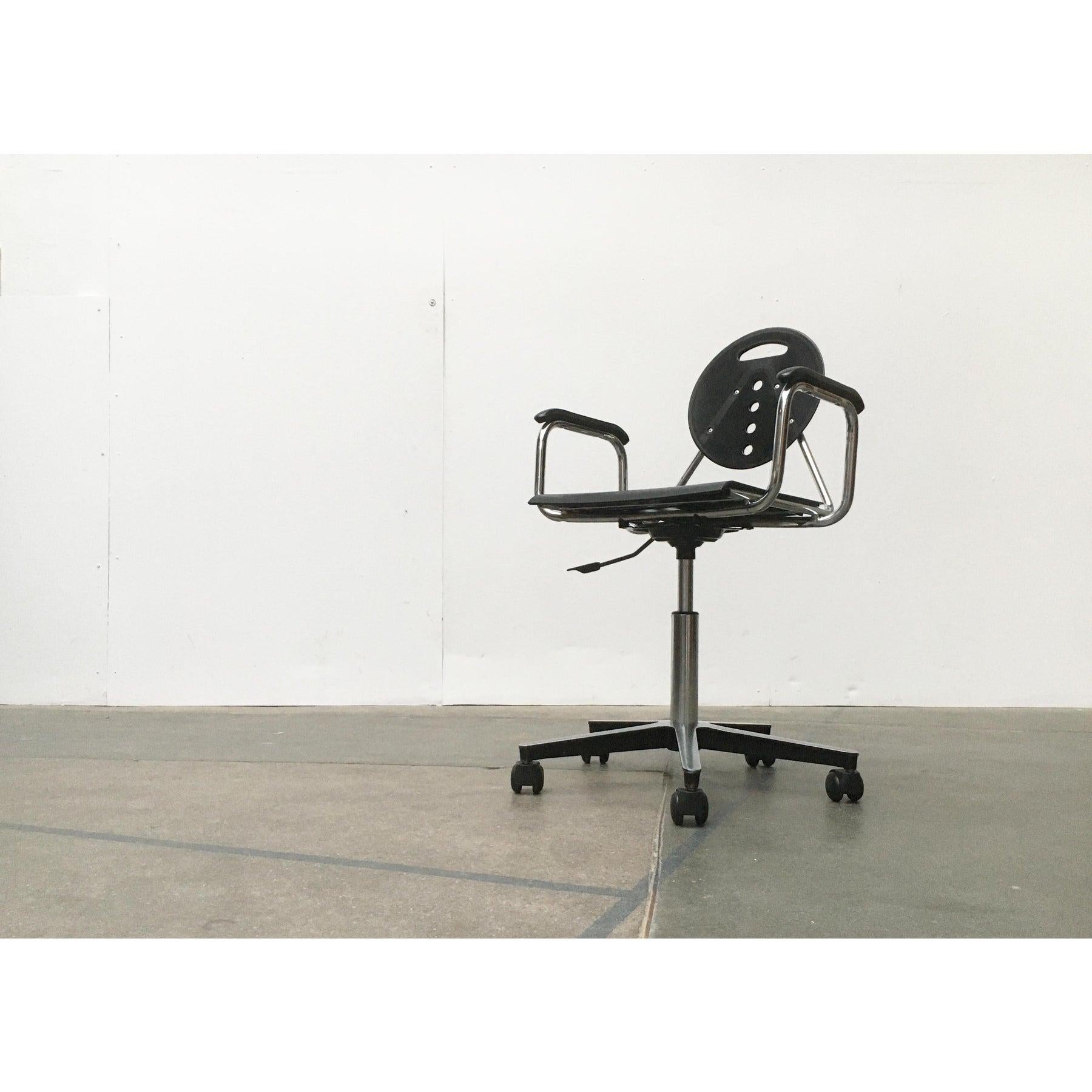Silla giratoria postmoderna italiana vintage Charlie de Carlo Bimbi & Nilo, años 80 en venta 1