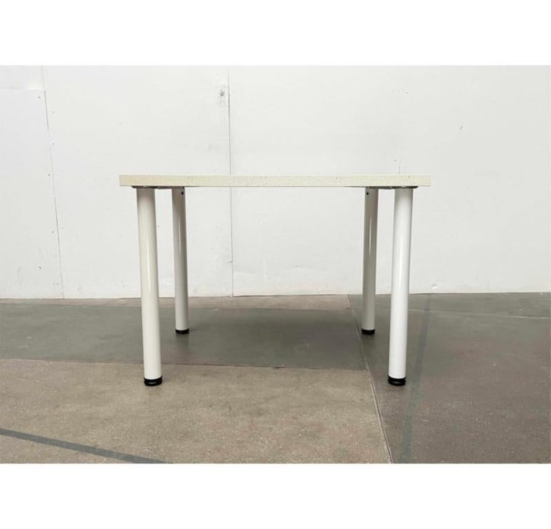 Mesa de comedor postmoderna italiana vintage con superficie estilo terrazo, años 80 en venta 4