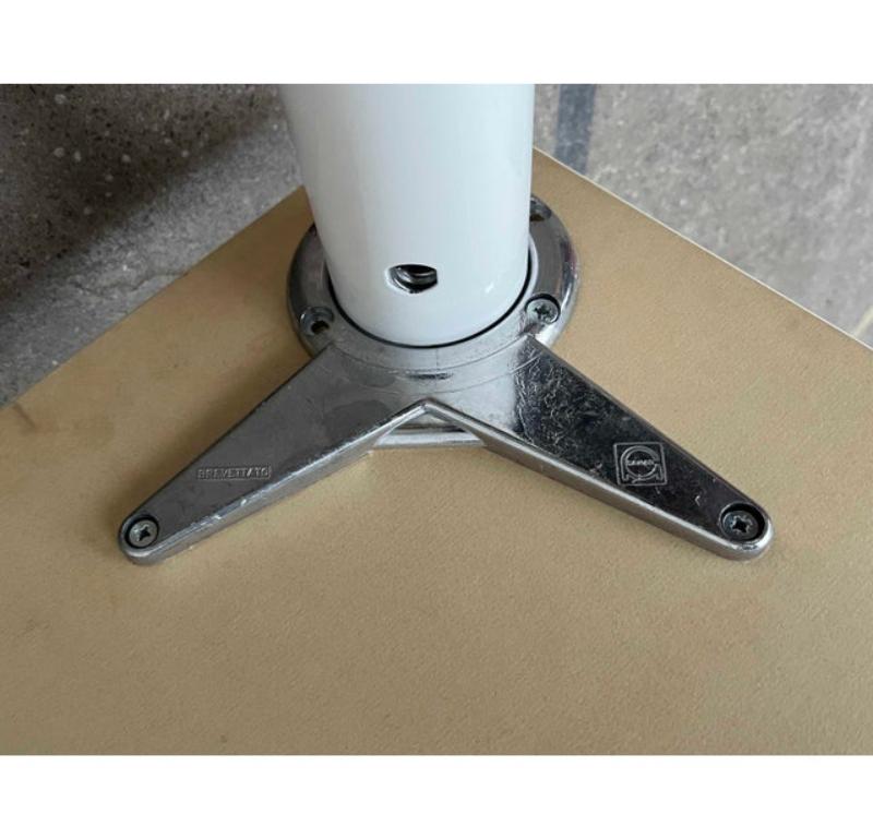 Mesa de comedor postmoderna italiana vintage con superficie estilo terrazo, años 80 en venta 1