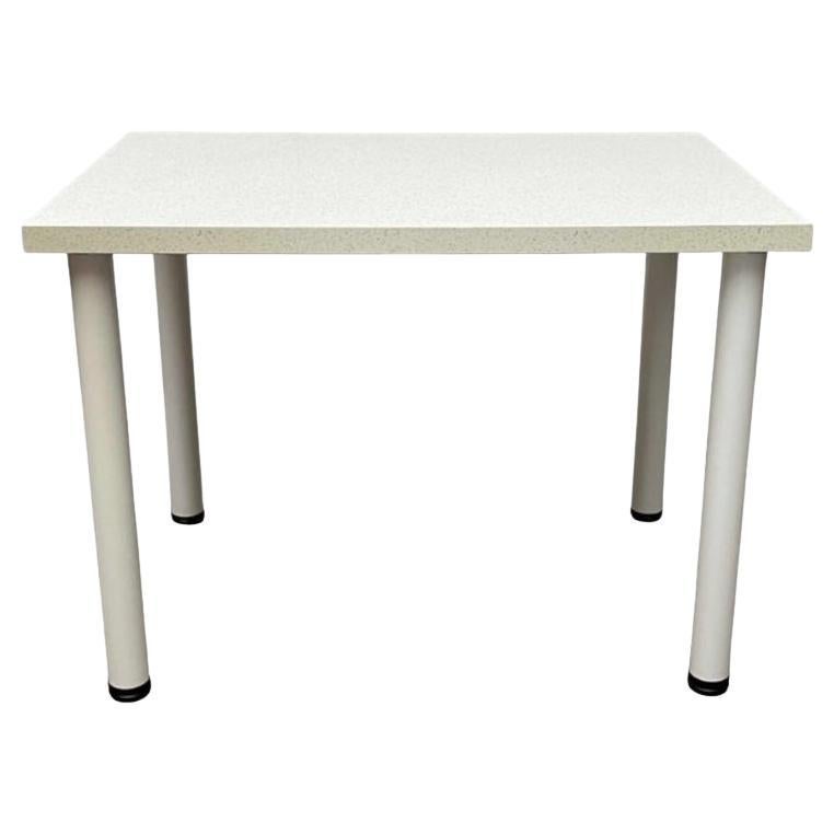 Mesa de comedor postmoderna italiana vintage con superficie estilo terrazo, años 80 en venta