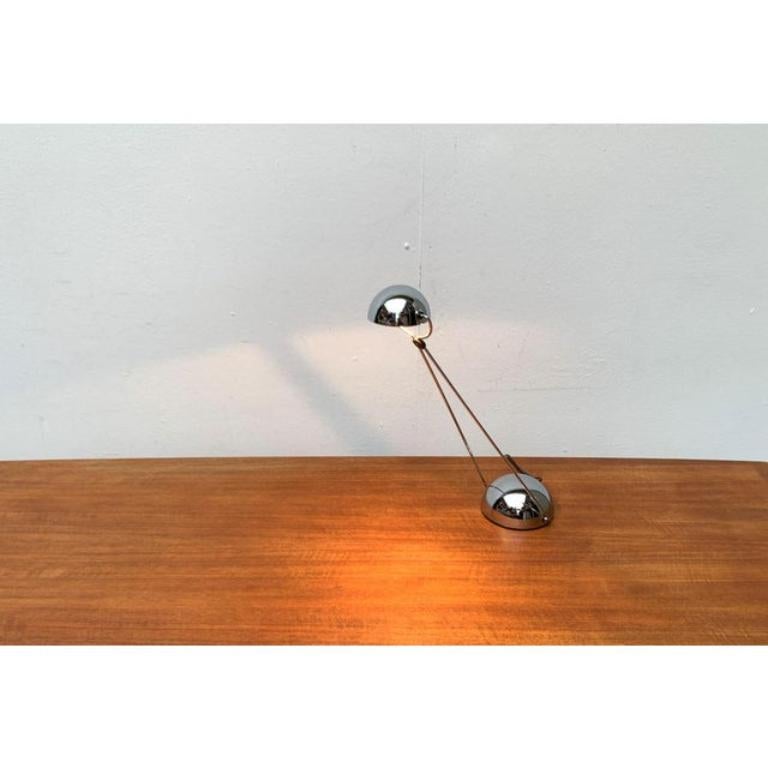 Vintage Italian Postmodern Meridiana Chrome Table Lamp, Años 80 en venta 5