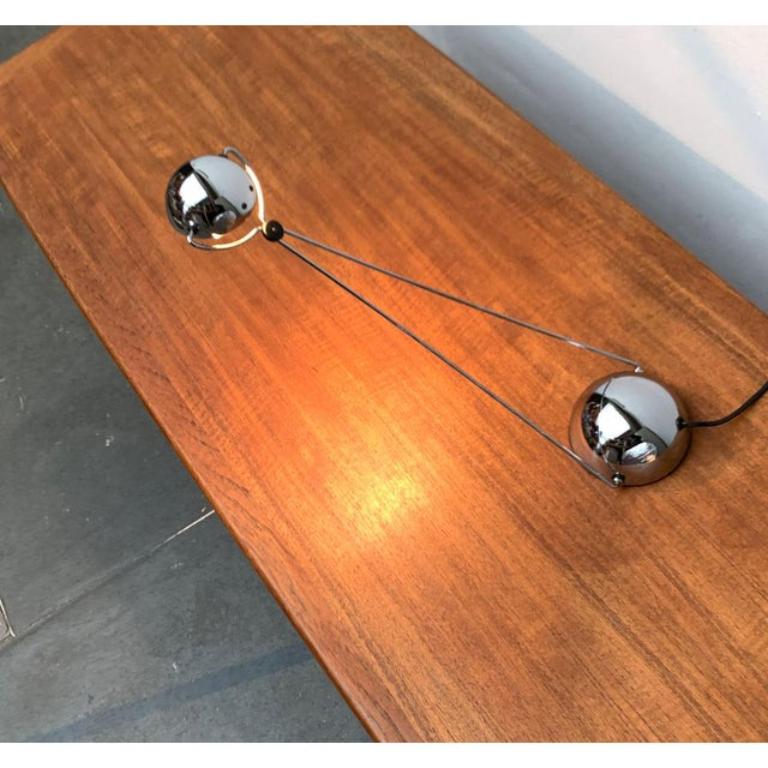 Vintage Italian Postmodern Meridiana Chrome Table Lamp, Años 80 siglo XX en venta