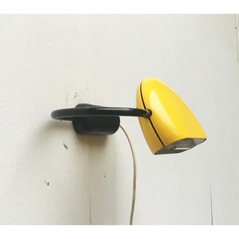 Vintage Italian Postmodern Tomo Parete Sconce by Toshiyuki Kita, 1980s In Good Condition For Sale In Hamburg, DE