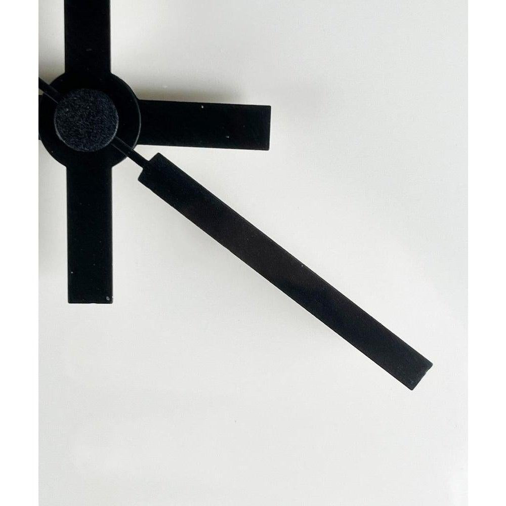 Horloge murale italienne postmoderne de Junghans, années 1980 Excellent état - En vente à Hamburg, DE