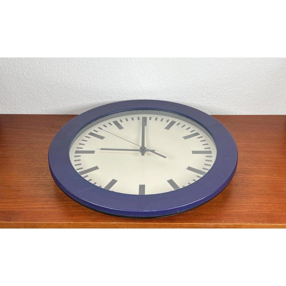 20ième siècle Horloge murale italienne postmoderne de Junghans, années 1980 en vente