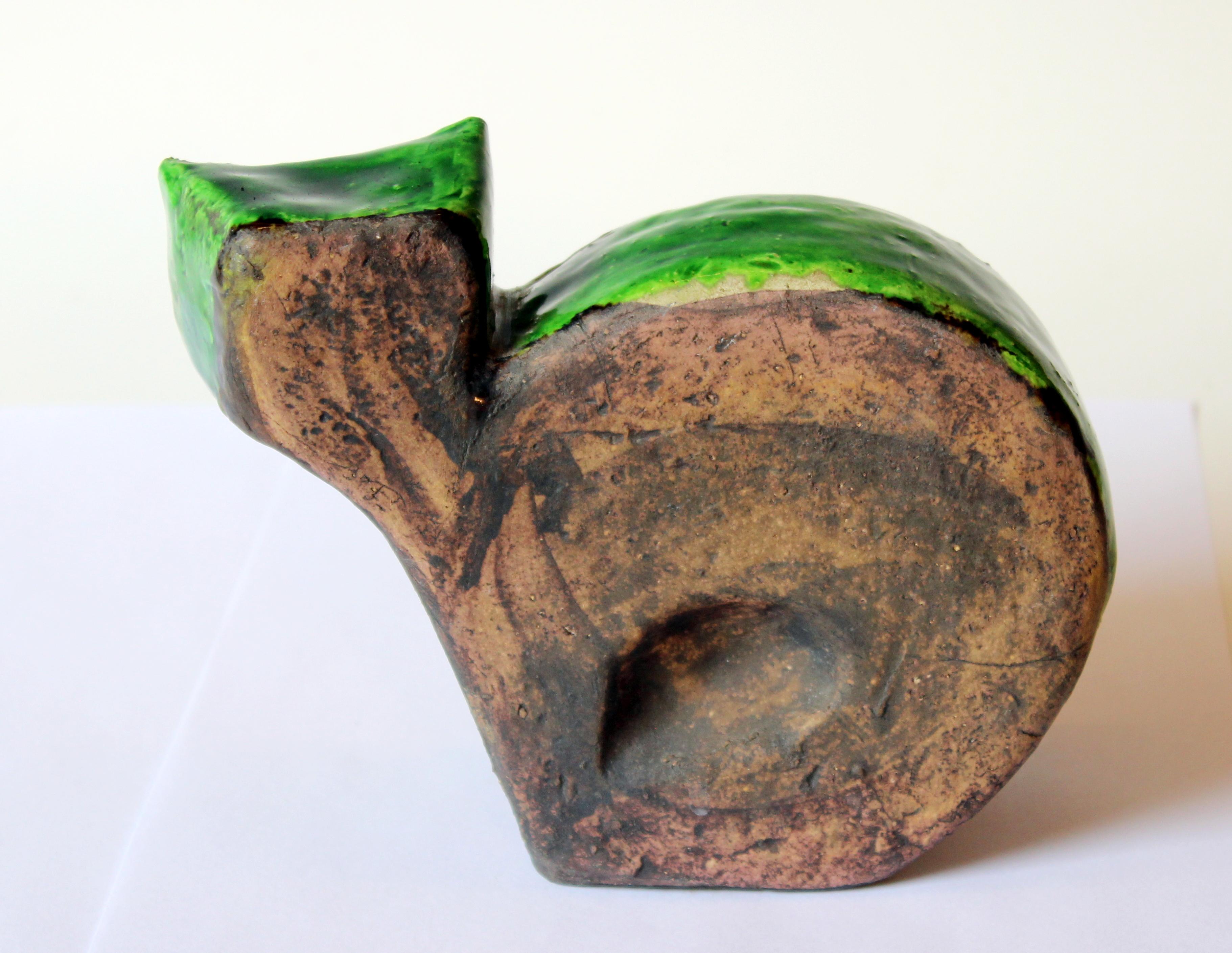 Great, vintage Gli Etrushi (The Etruscans) pottery cat figure designed by ceramicist Ivo De Santis, circa 1960s. Terrific boxy form with extraordinary green drip glaze and grumpy expression. Measures: 5 1/2