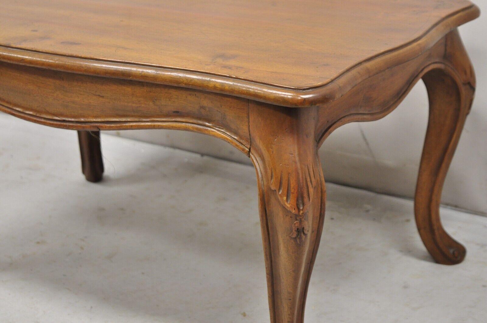 Vintage Italian Provincial Antiqued Walnut Small Cabriole Leg Coffee Table For Sale 2