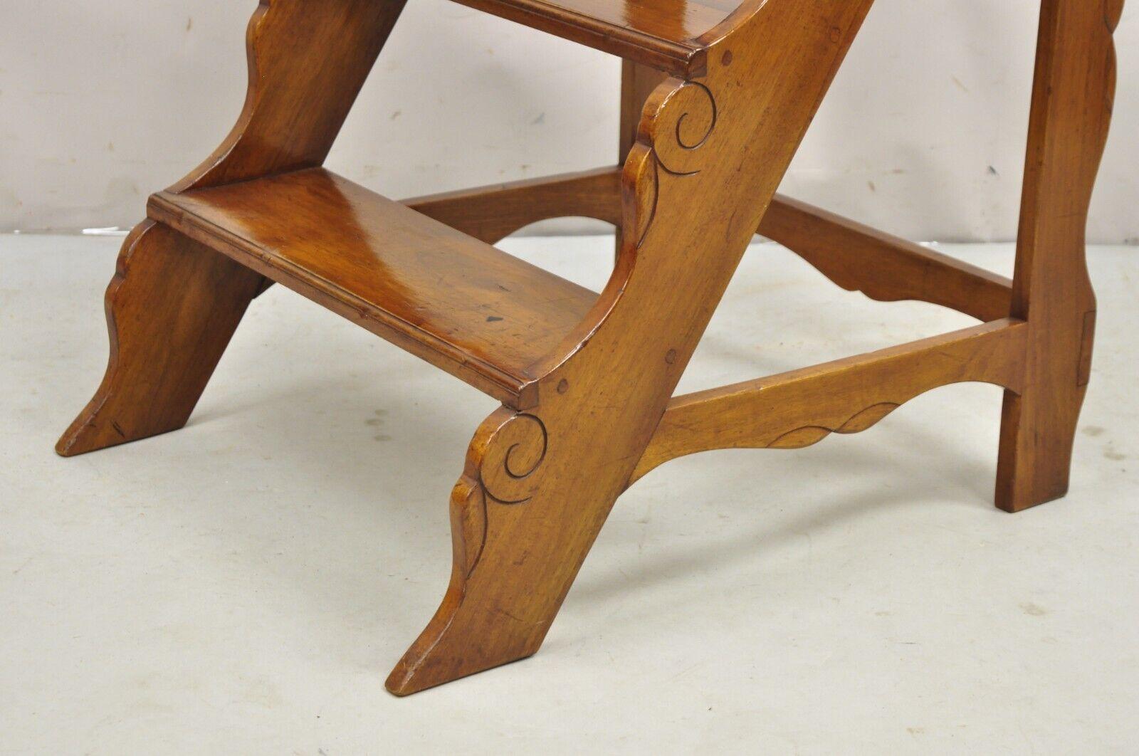 Vintage Italian Provincial Carved Olivewood Library Step Ladder Side Table In Good Condition For Sale In Philadelphia, PA