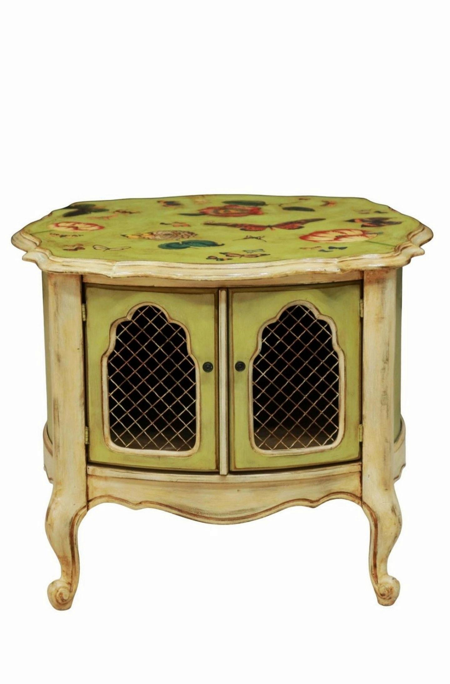 A vintage Italian Provincial style paint decorated end table with distressed patina finish. 

Dating to the mid-20th century, featuring artistic Florentine artisan découpage. Florence, Italy. Drum table form, Louis XV taste, having a large shaped