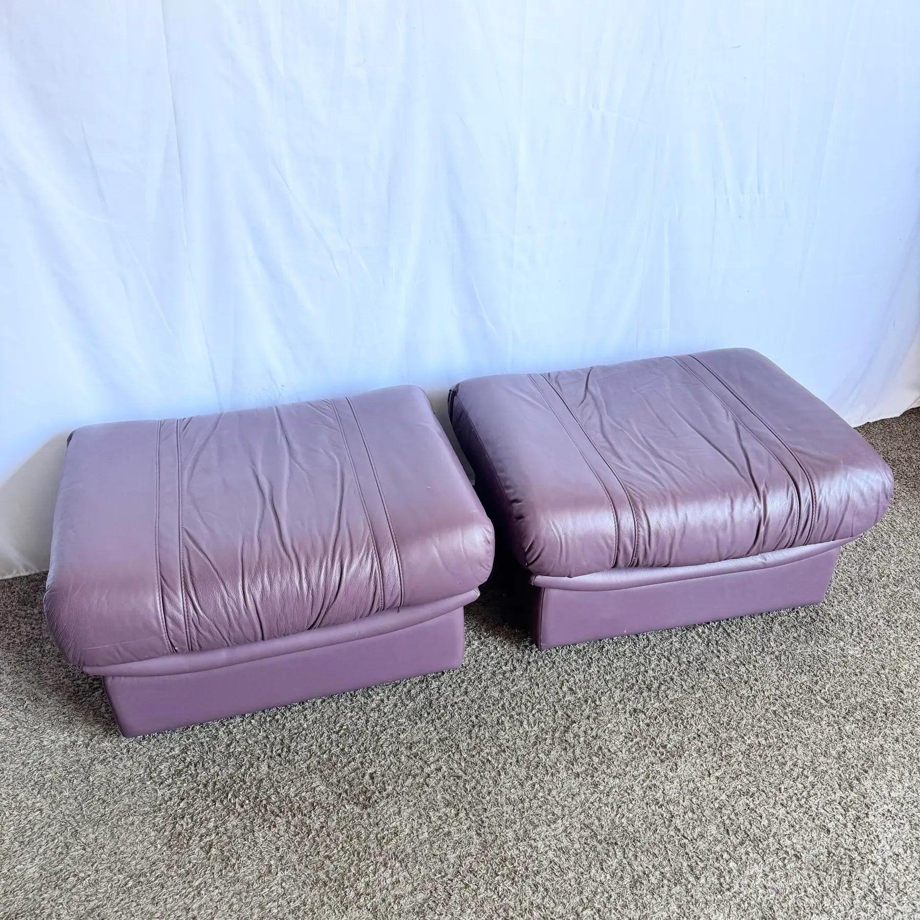 Pouf italien vintage en cuir violet sur roulettes - la paire en vente 6