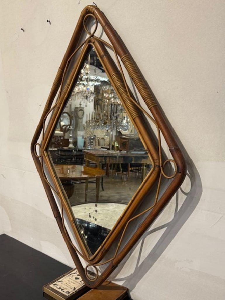 XX secolo Specchio italiano vintage in rattan e bambù a forma di diamante in vendita