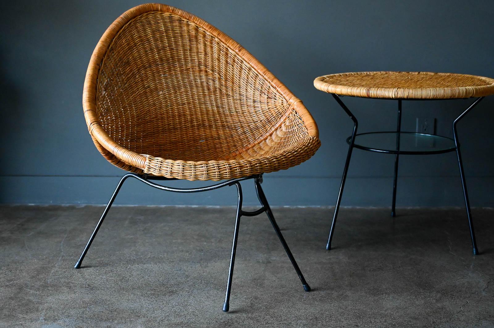 Mid-20th Century Vintage Italian Rattan and Iron Scoop Chairs and Table, ca. 1950 For Sale
