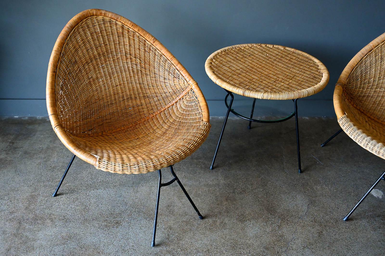 Vintage Italian Rattan and Iron Scoop Chairs and Table, ca. 1950 For Sale 1