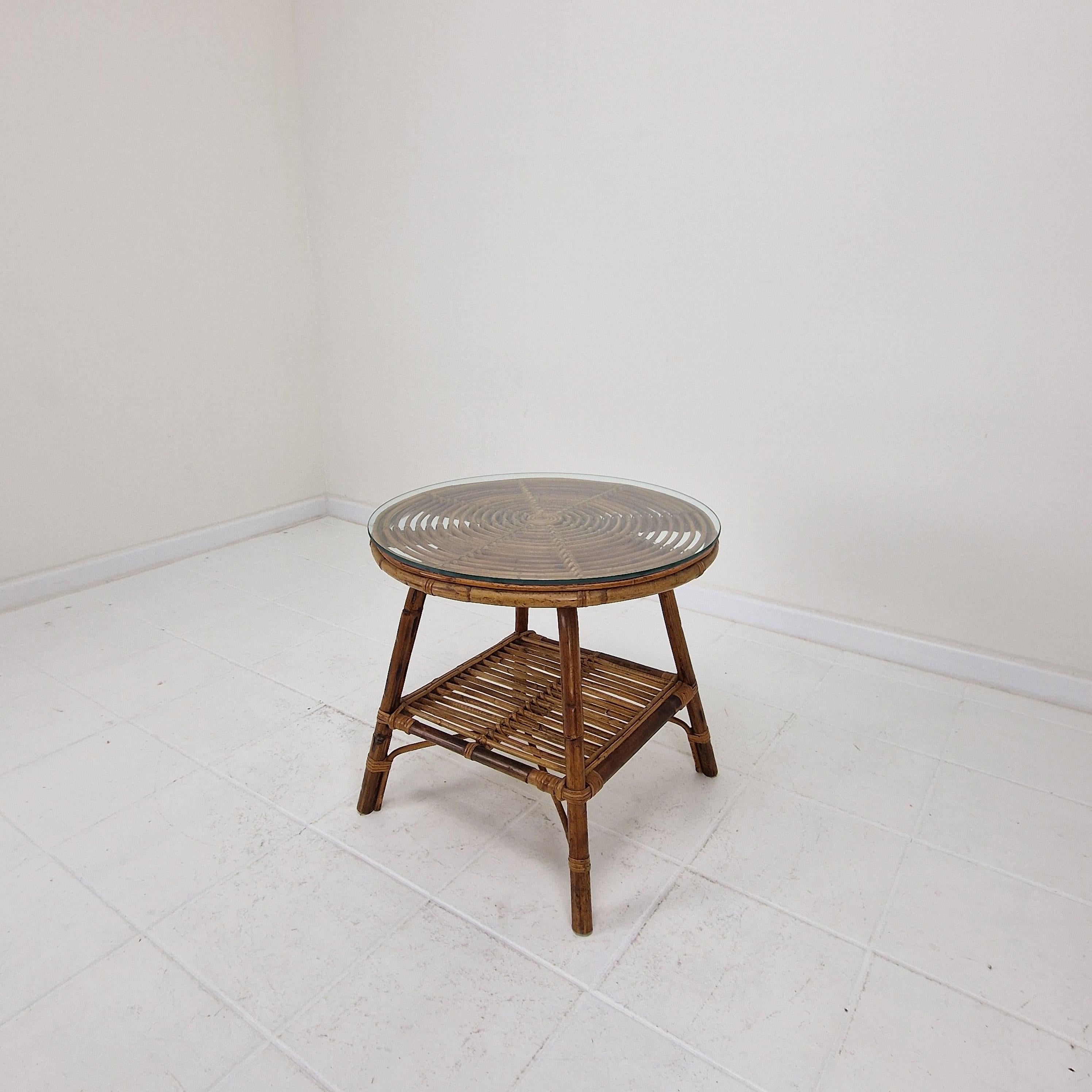 Mid-Century Modern Vintage Italian Rattan Coffee or Side Table With New Glass Plate, 1970s For Sale