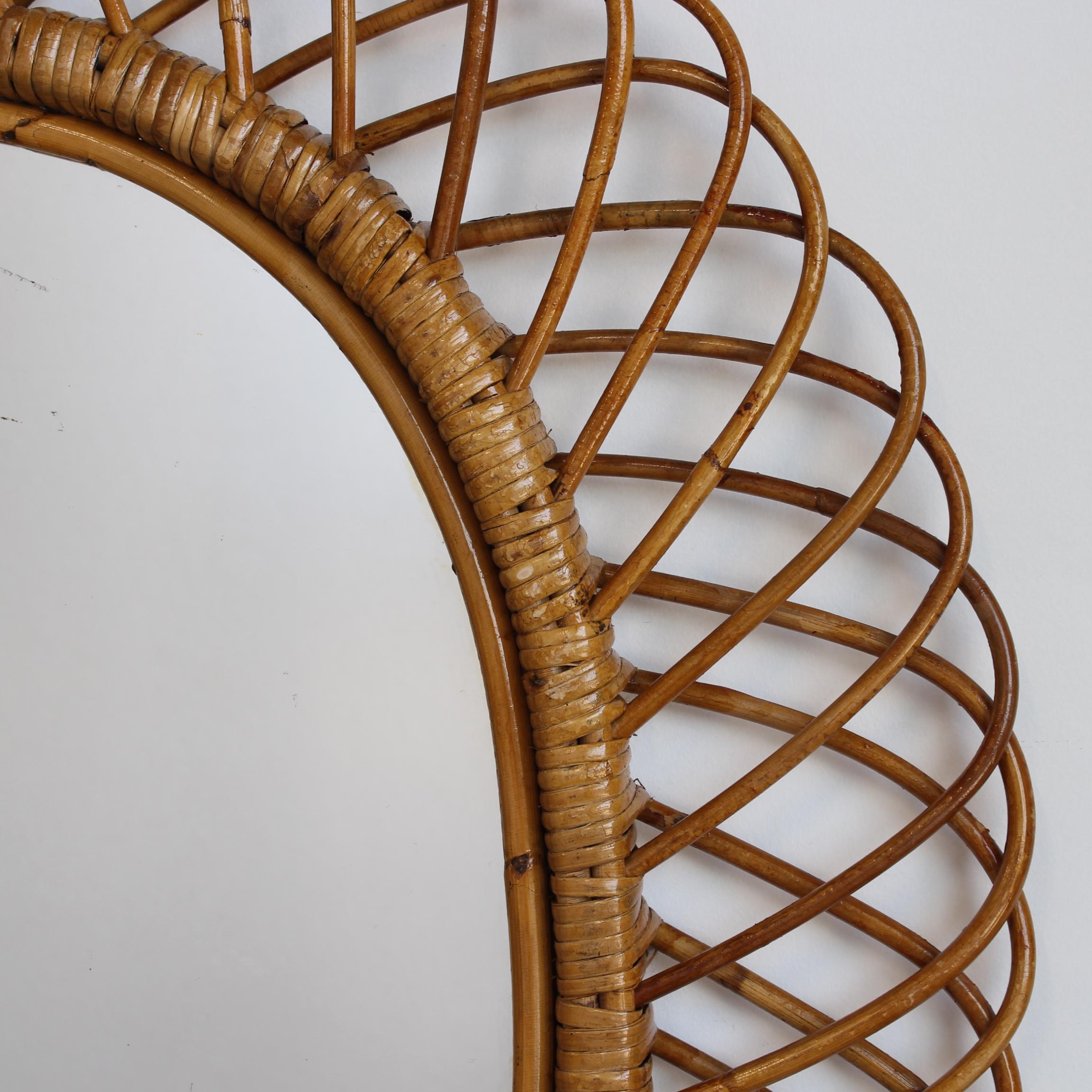 Vintage Italienischer Rattan Wandspiegel (ca. 1960er Jahre) im Angebot 3