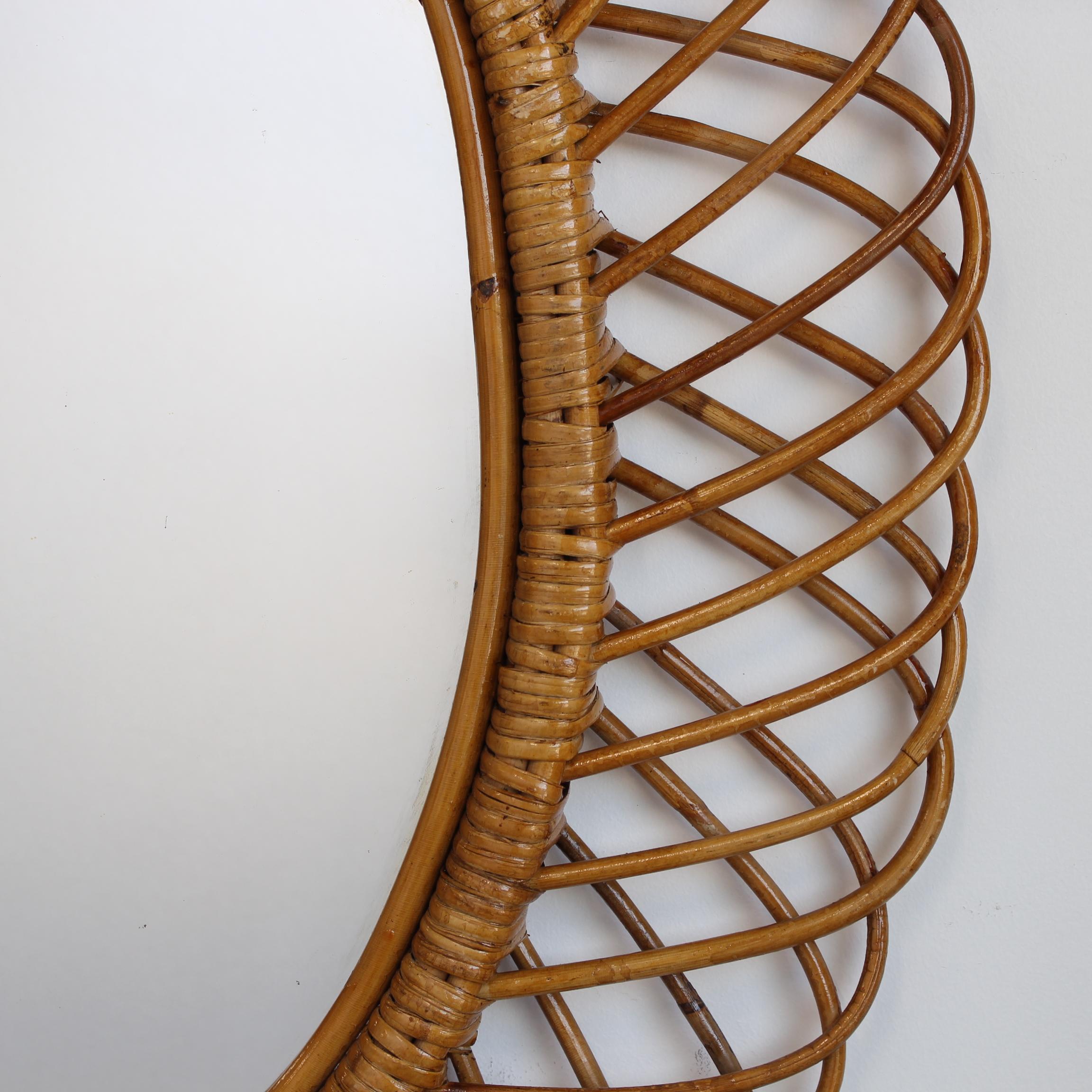 Vintage Italienischer Rattan Wandspiegel (ca. 1960er Jahre) im Angebot 4