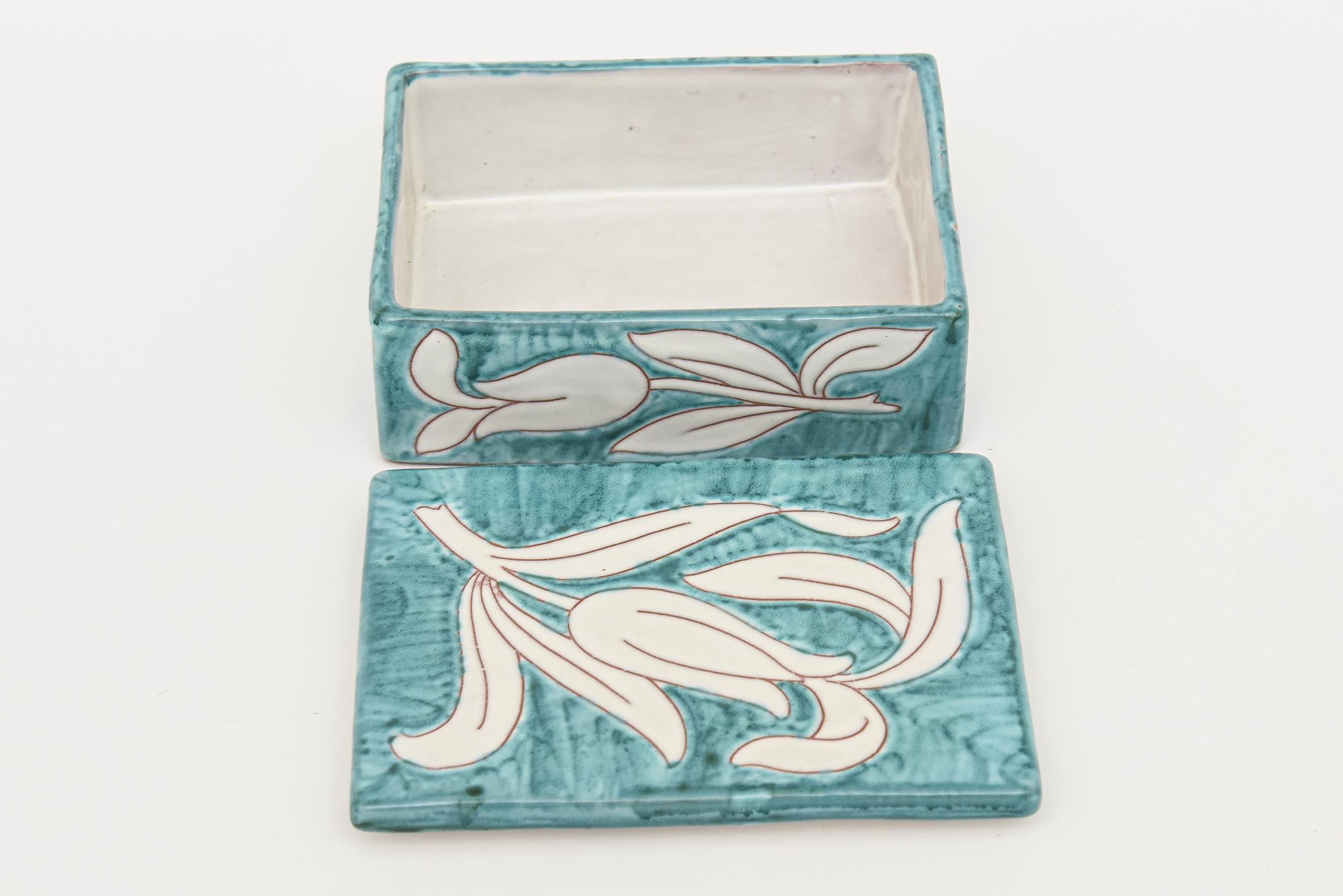 Mid-20th Century Vintage Italian Raymor Ceramic Lidded Flower Box Turquoise and White For Sale