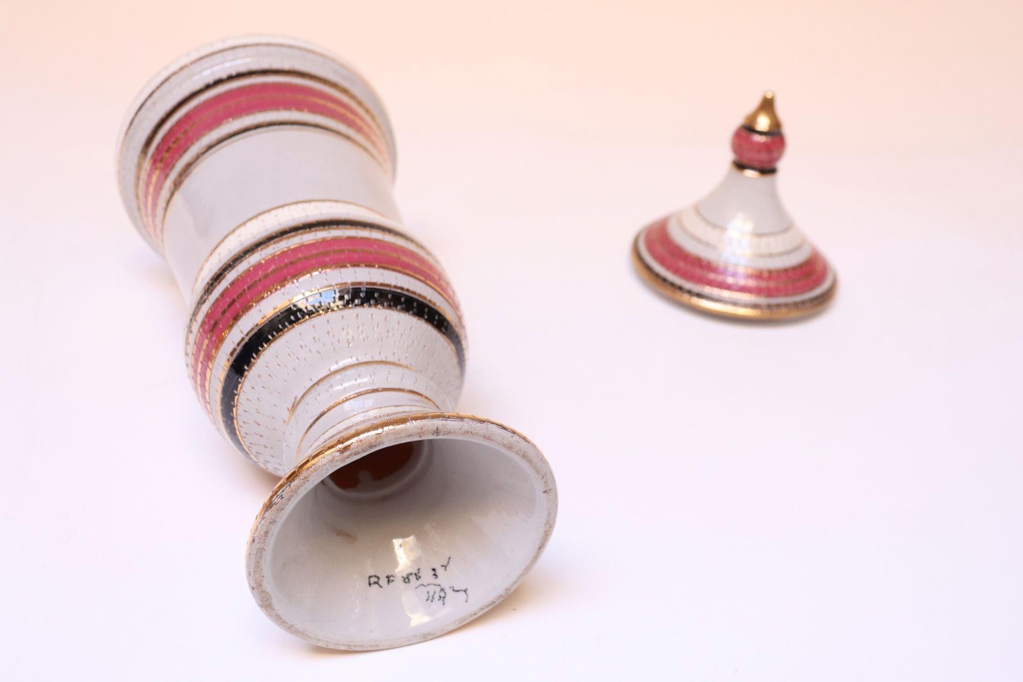 Vintage Italian Raymor White Glazed Ceramic Lidded Jar in Pink, Black, and Gold In Good Condition For Sale In Brooklyn, NY