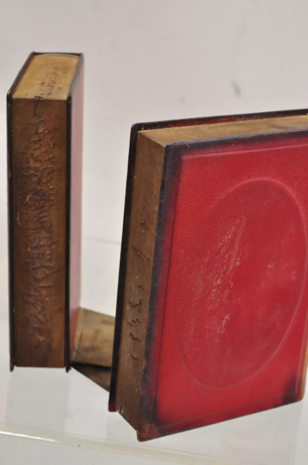 Paire de serre-livres vintage italiens en cuir rouge « Patent Law » et faux livre (B) en vente 4