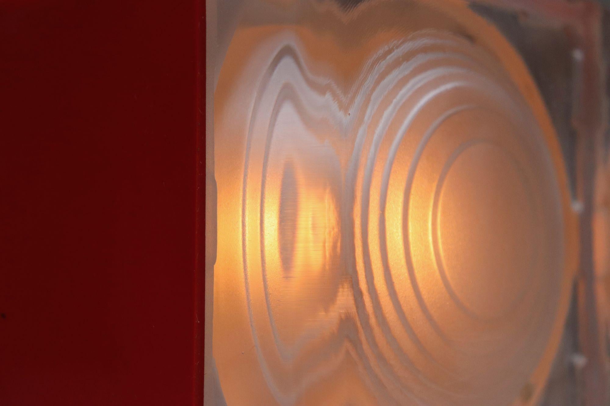 Vintage Italian Red Plastic and Glass Cube Lamp Attributed to Lamperti Robbiate For Sale 9