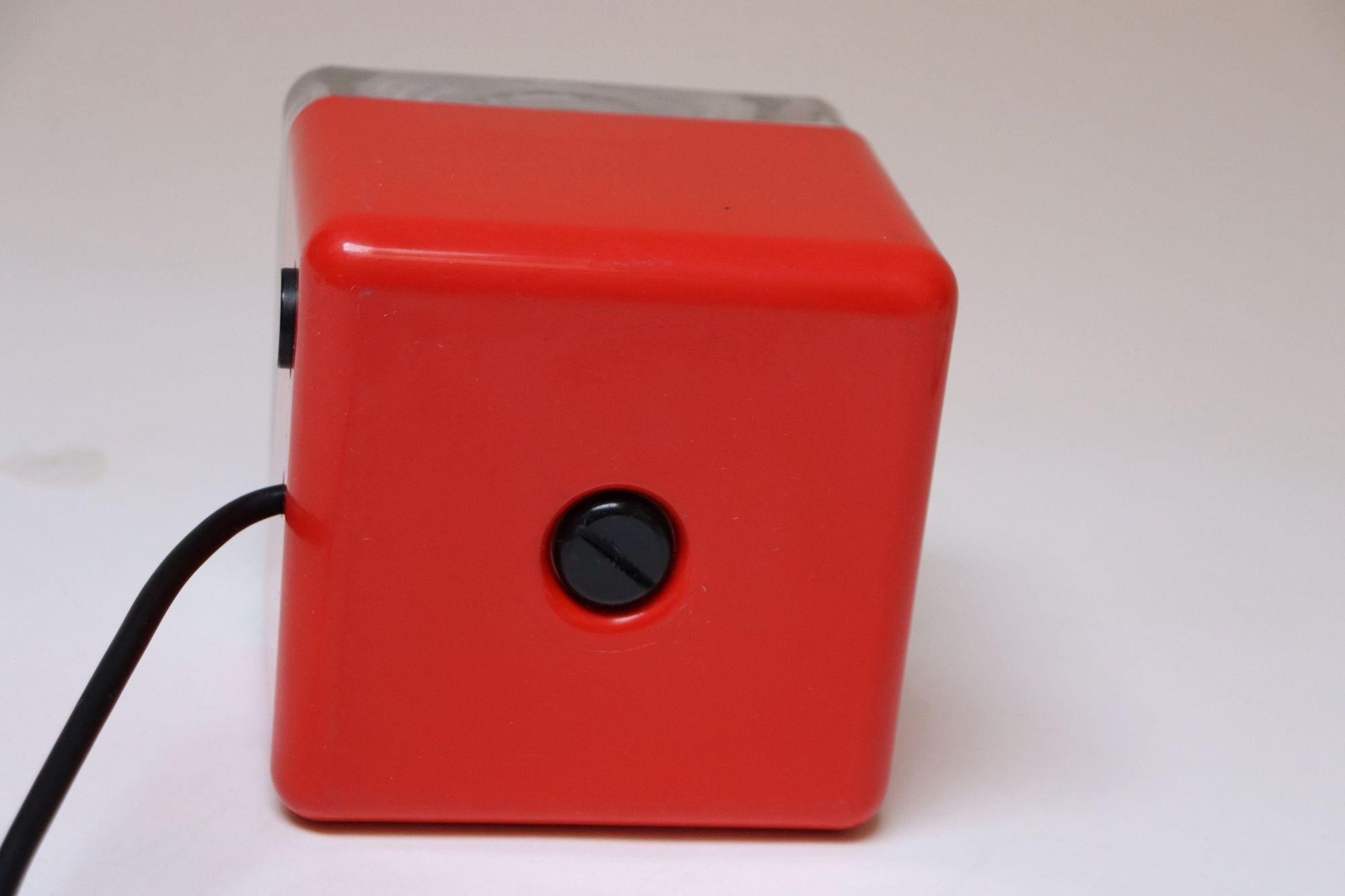Vintage Italian Red Plastic and Glass Cube Lamp Attributed to Lamperti Robbiate For Sale 1
